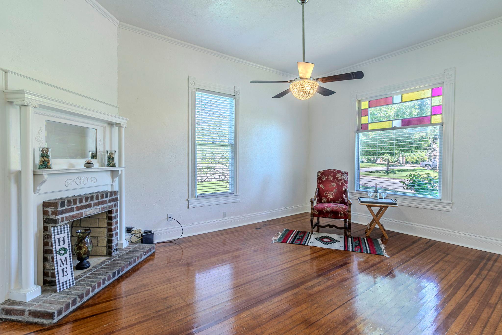 618 N Penelope St, Belton, TX 76513