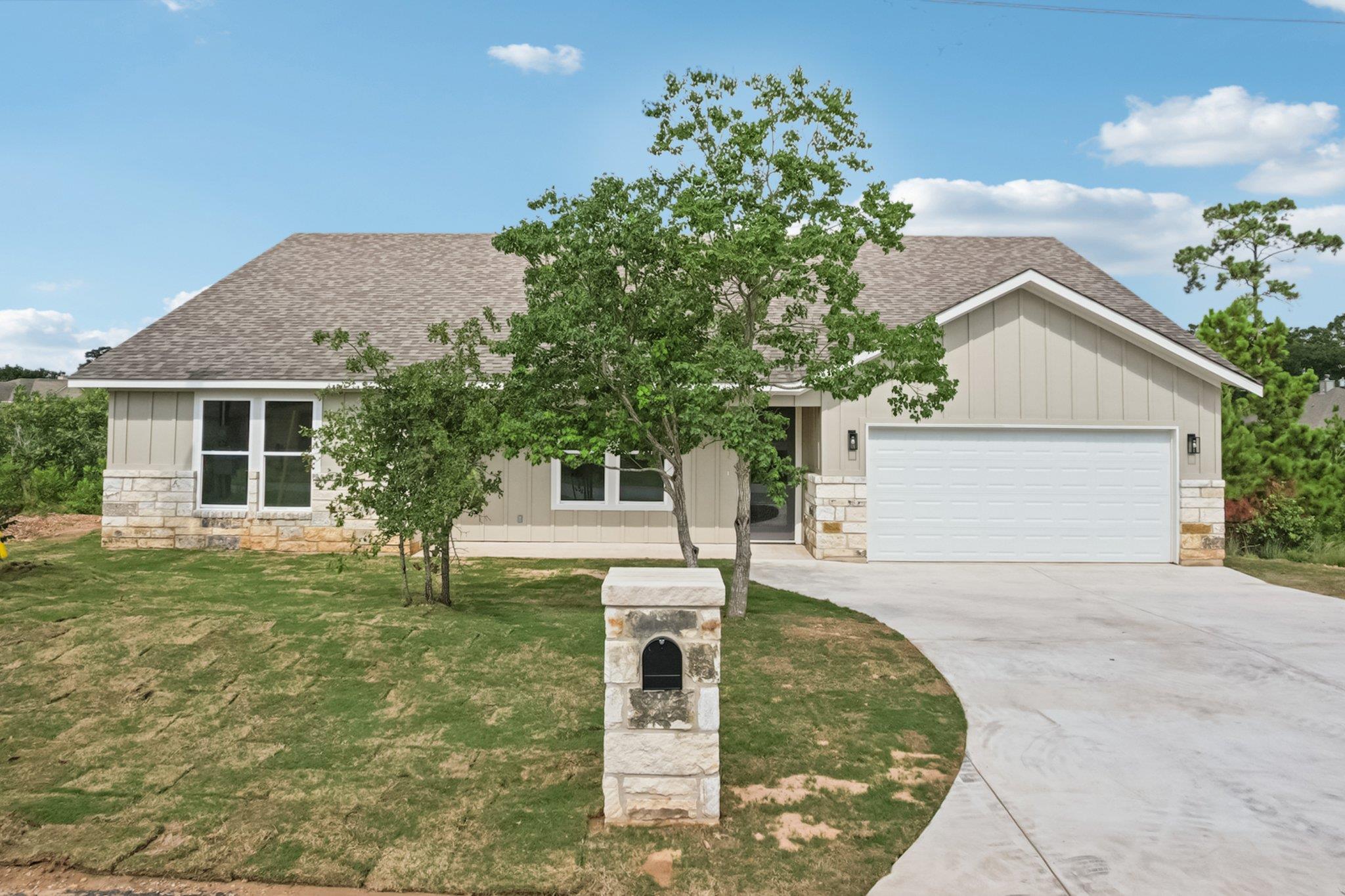 130 Mokalau Dr, Bastrop, TX 78602