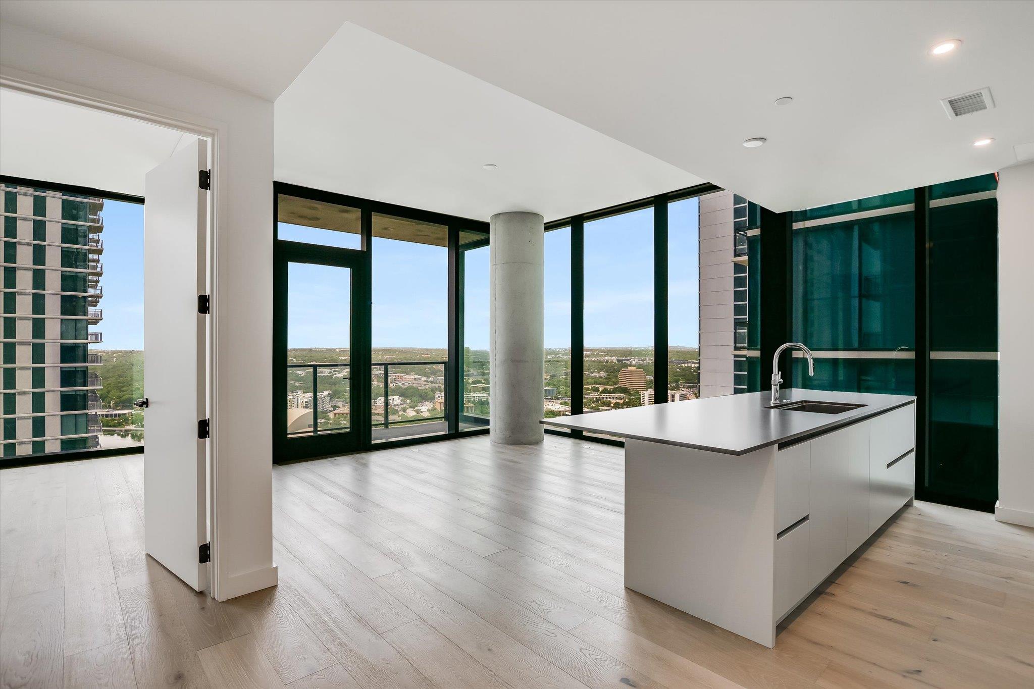 610 Davis St # 2705, Austin, TX 78701