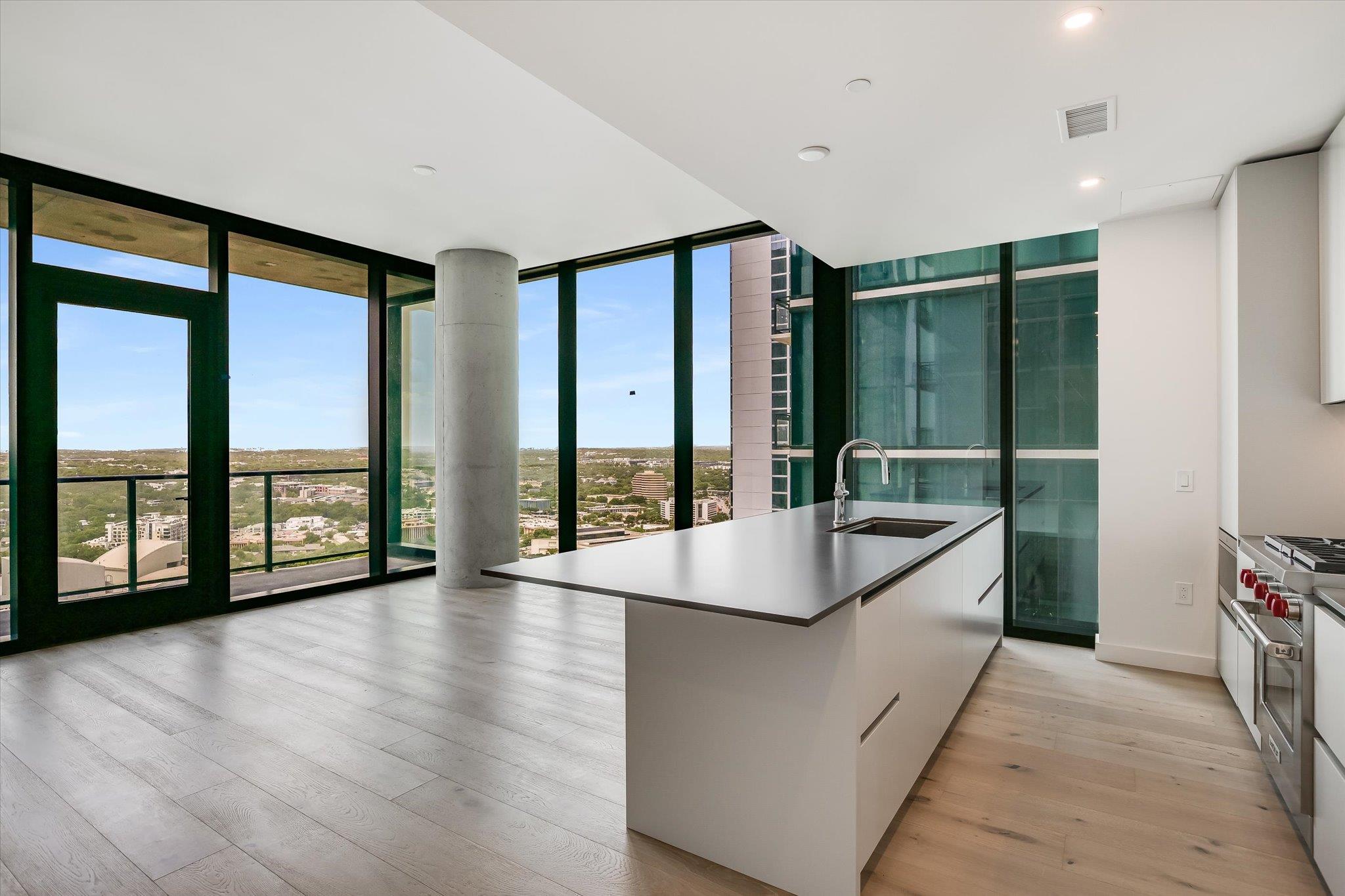 610 Davis St # 2705, Austin, TX 78701