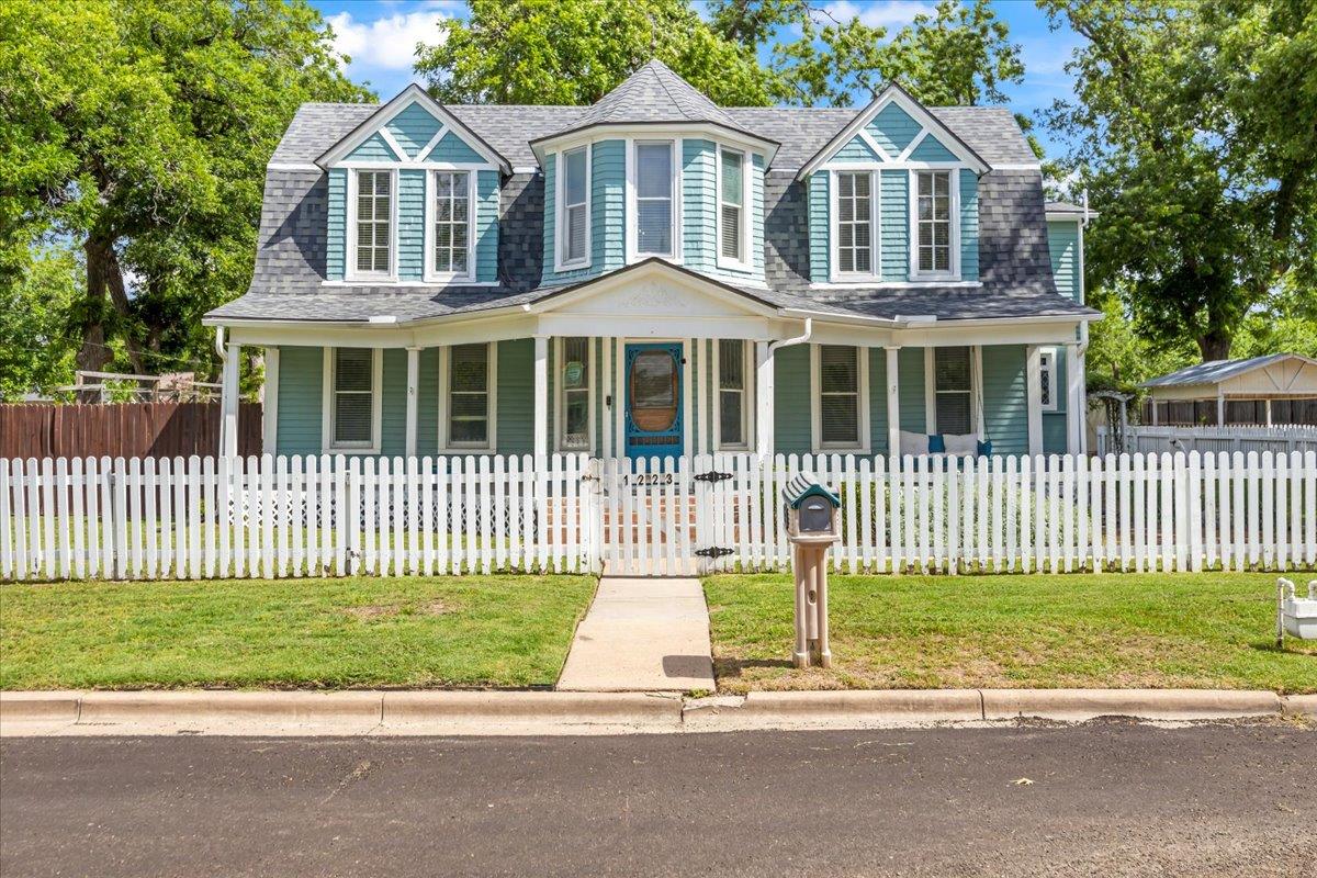 1223 Cecelia St, Taylor, TX 76574