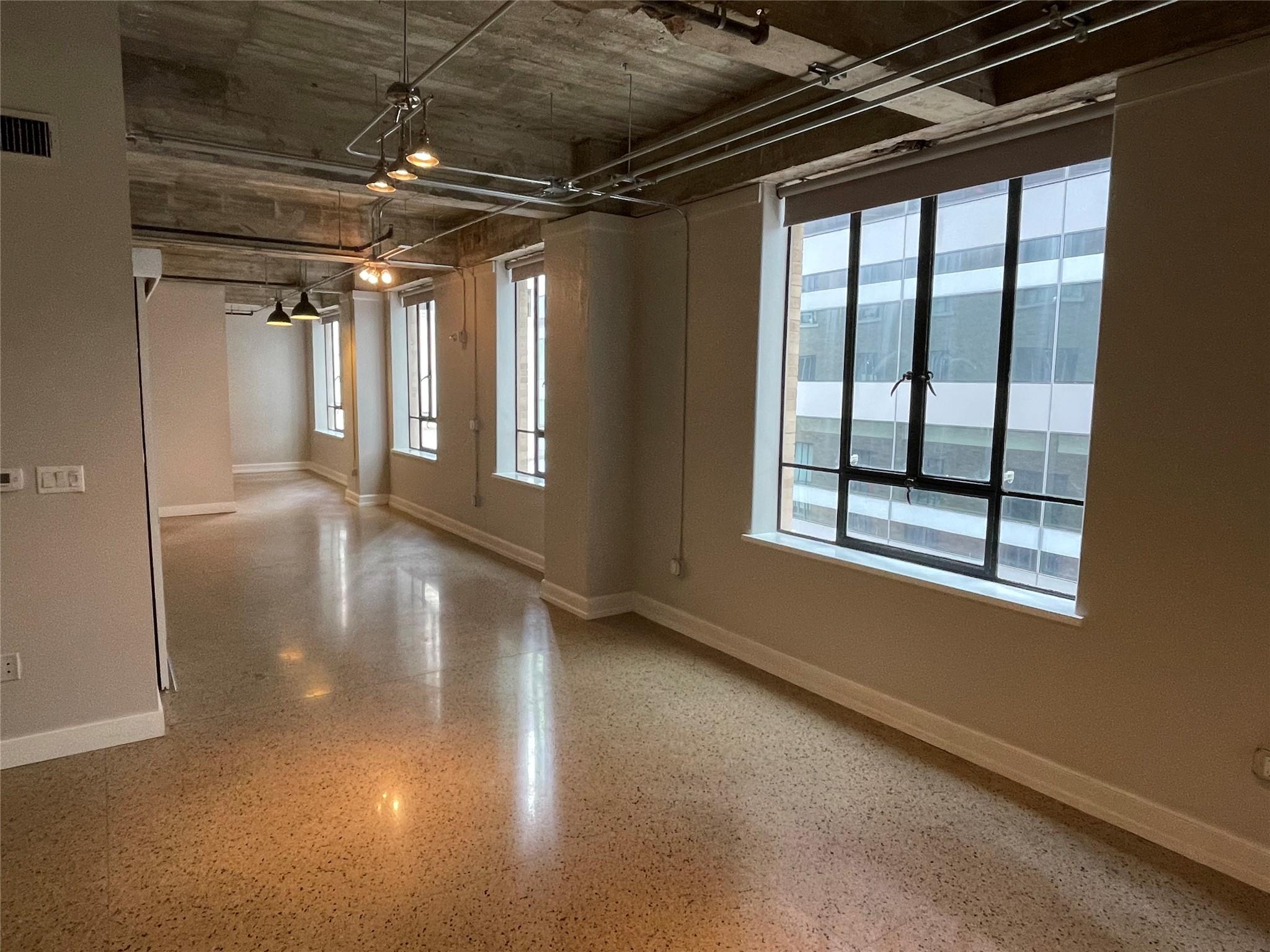 710 Colorado St # 2I, Austin, TX 78701