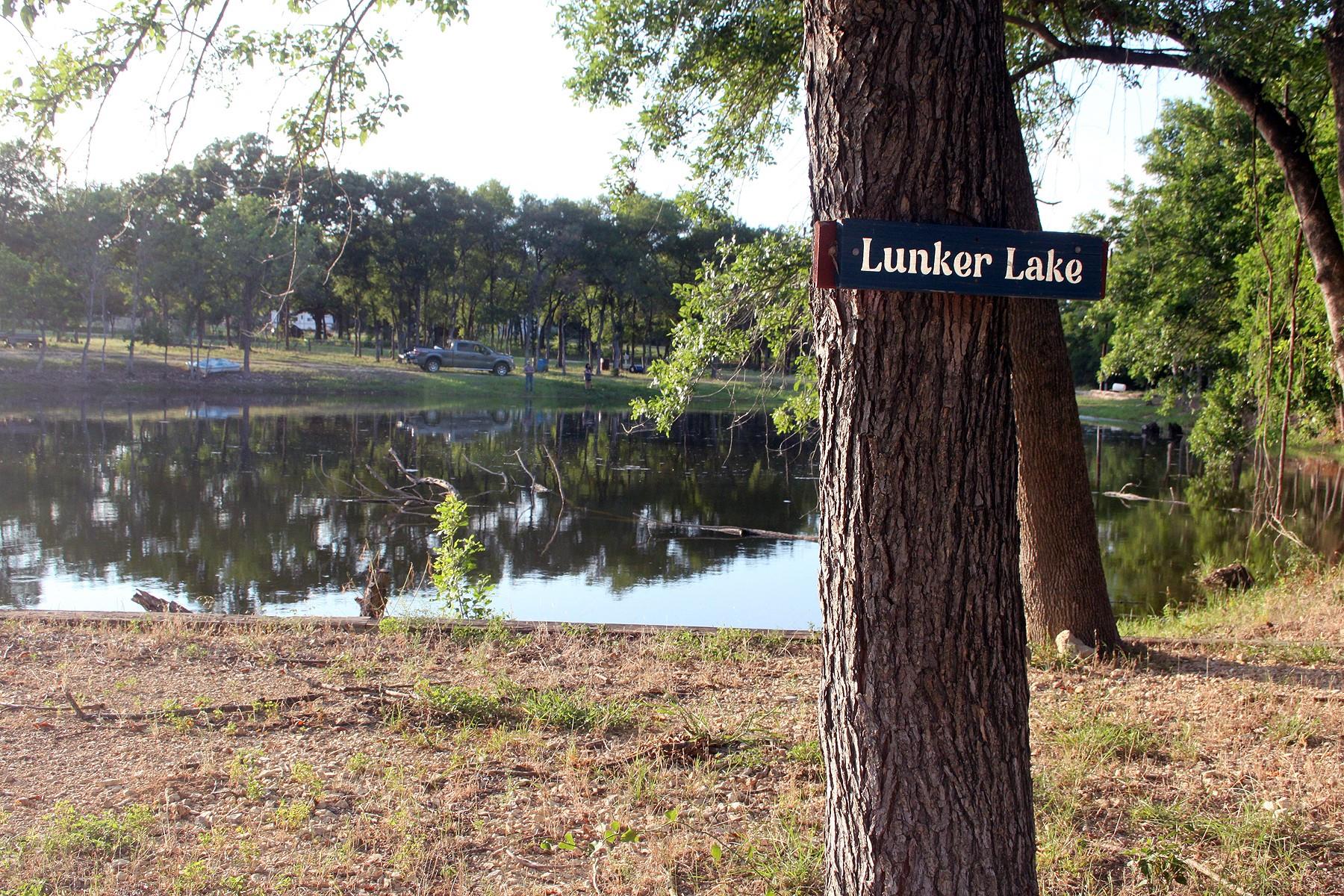 900 Old Lytton Springs Rd, Lockhart, TX 78644