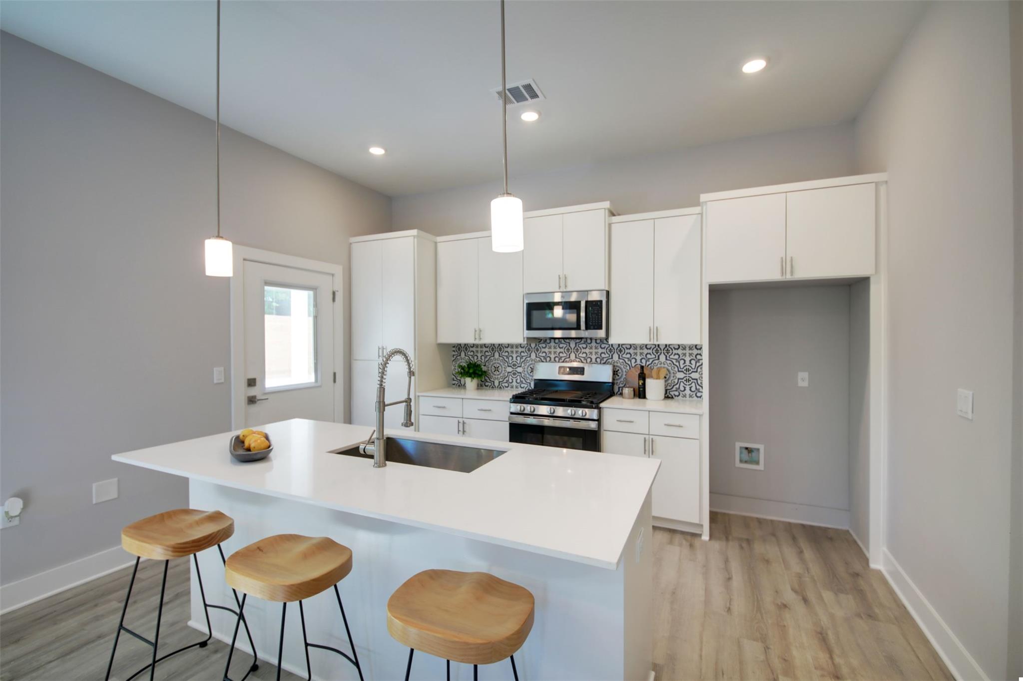 6111 Carnation Ter # 1, Austin, TX 78741