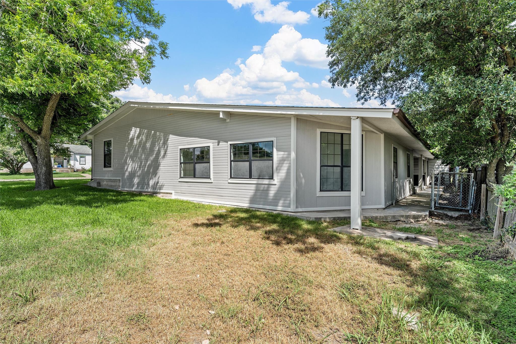 1524 E Avenue B, Temple, TX 76501