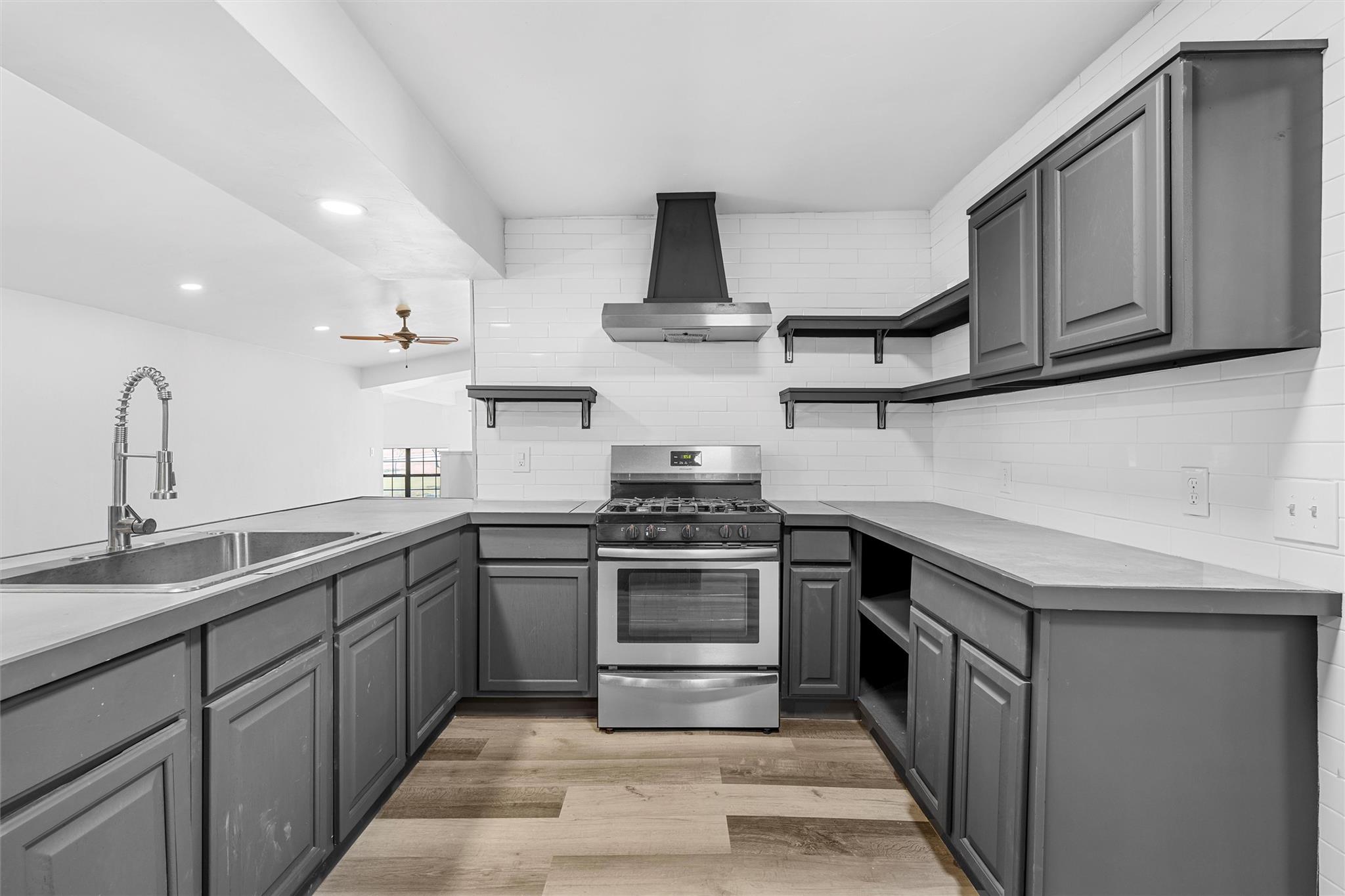 1524 E Avenue B, Temple, TX 76501