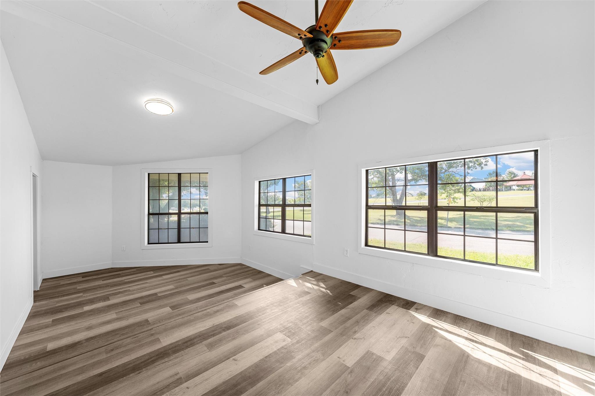 1524 E Avenue B, Temple, TX 76501