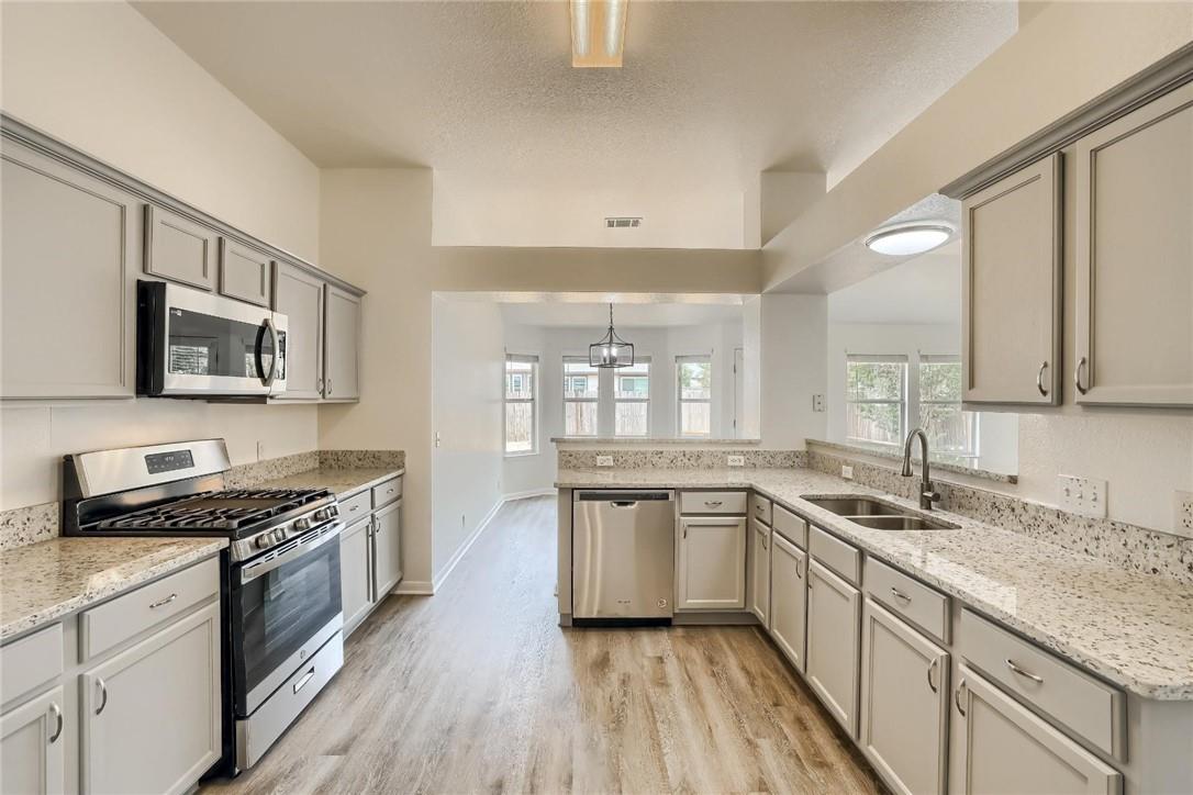 607 Ranchero Rd, Leander, TX 78641