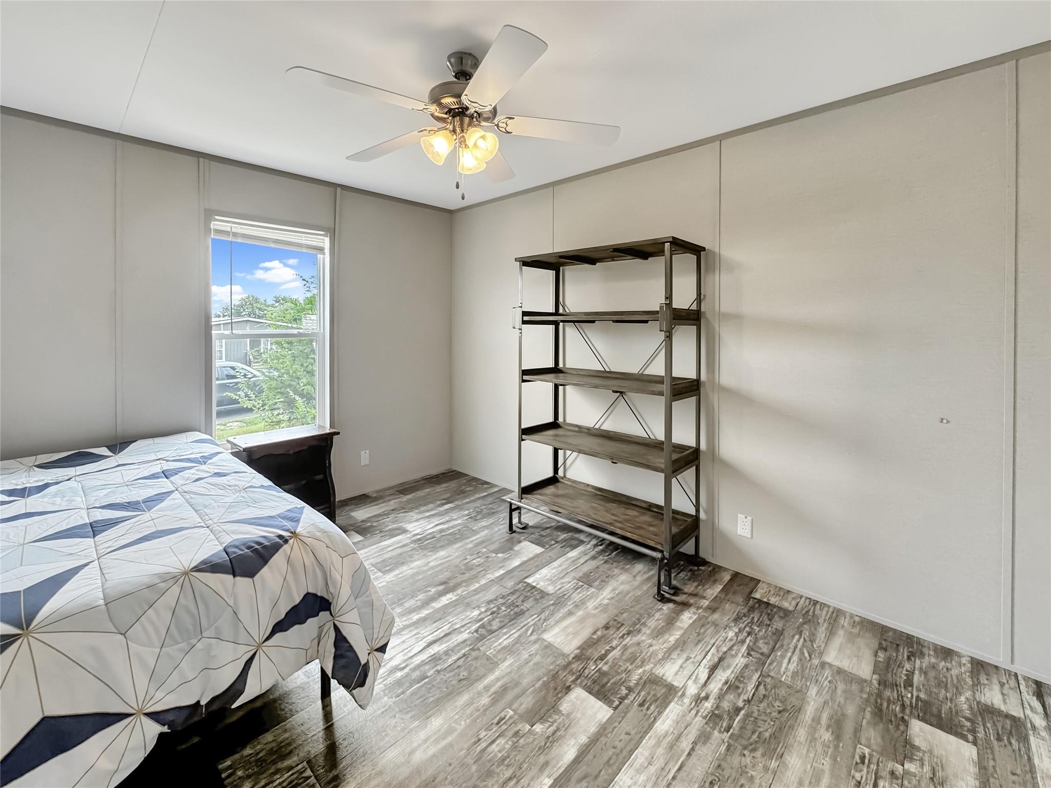 130 Brianna Cir, Johnson City, TX 78636