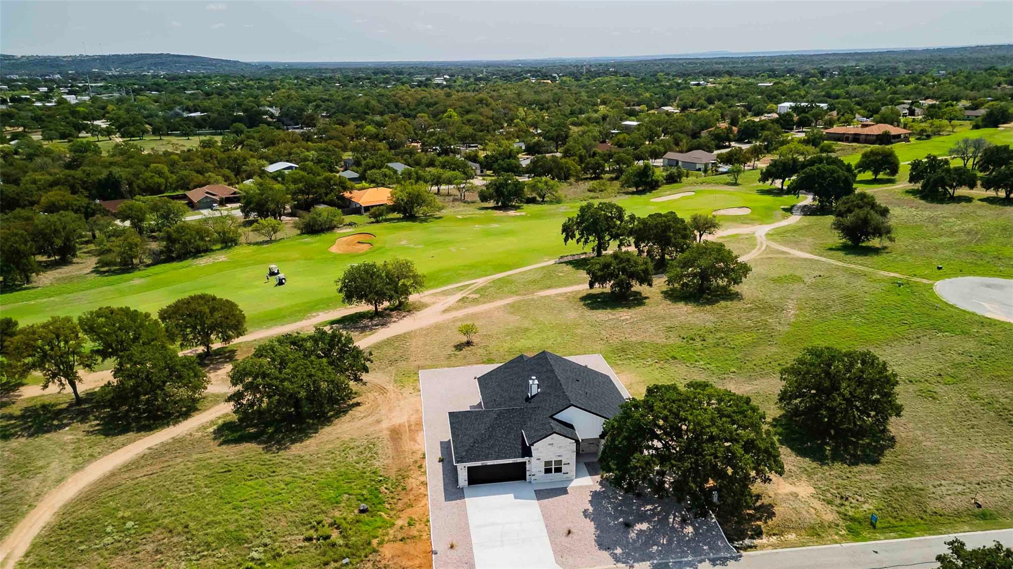 215 Oak Grove Pkwy, Kingsland, TX 78639