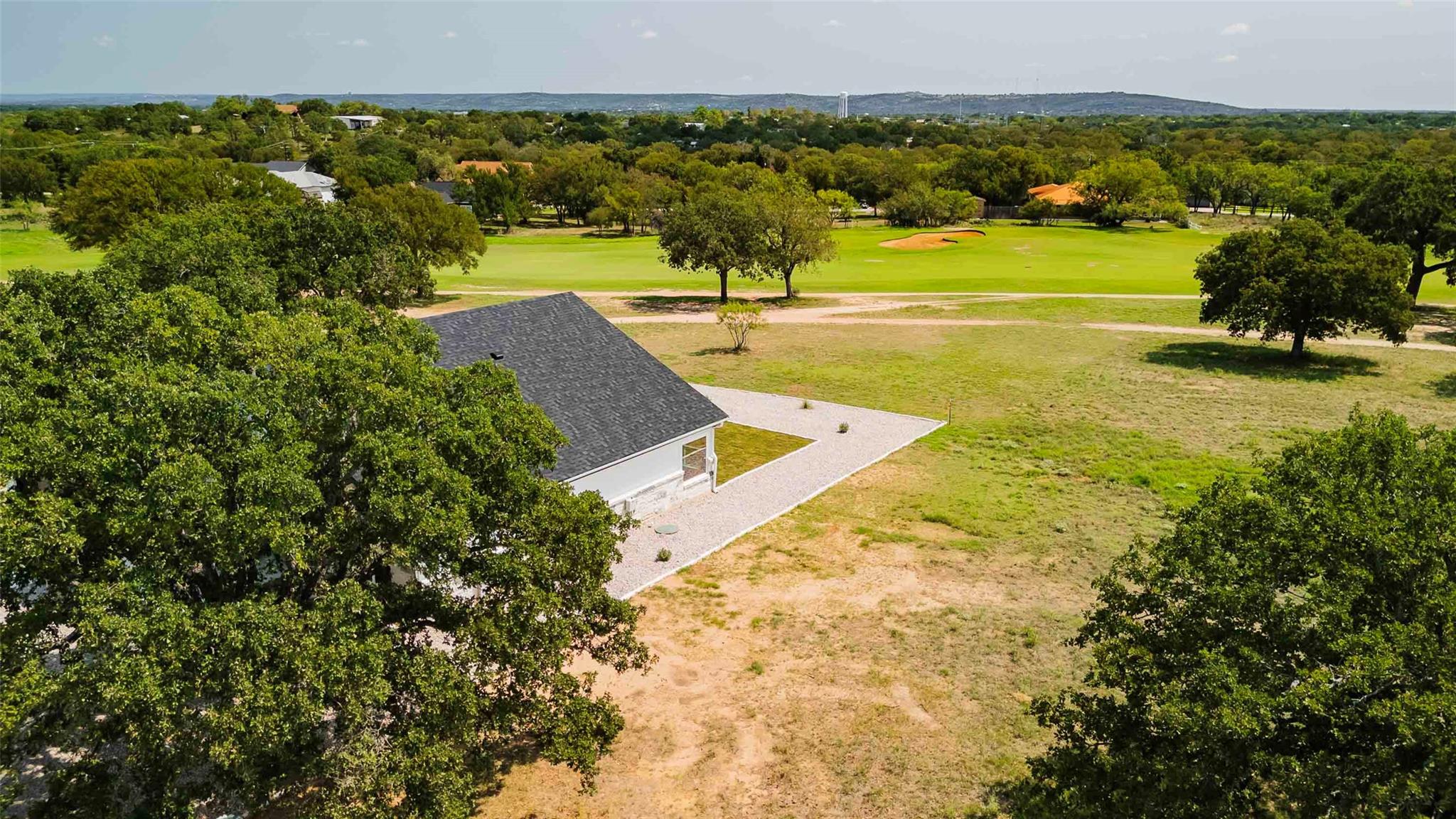 215 Oak Grove Pkwy, Kingsland, TX 78639