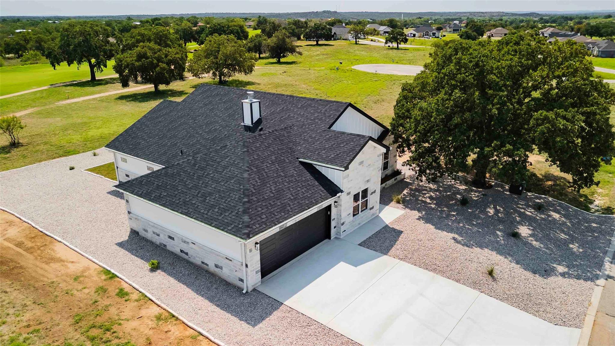 215 Oak Grove Pkwy, Kingsland, TX 78639