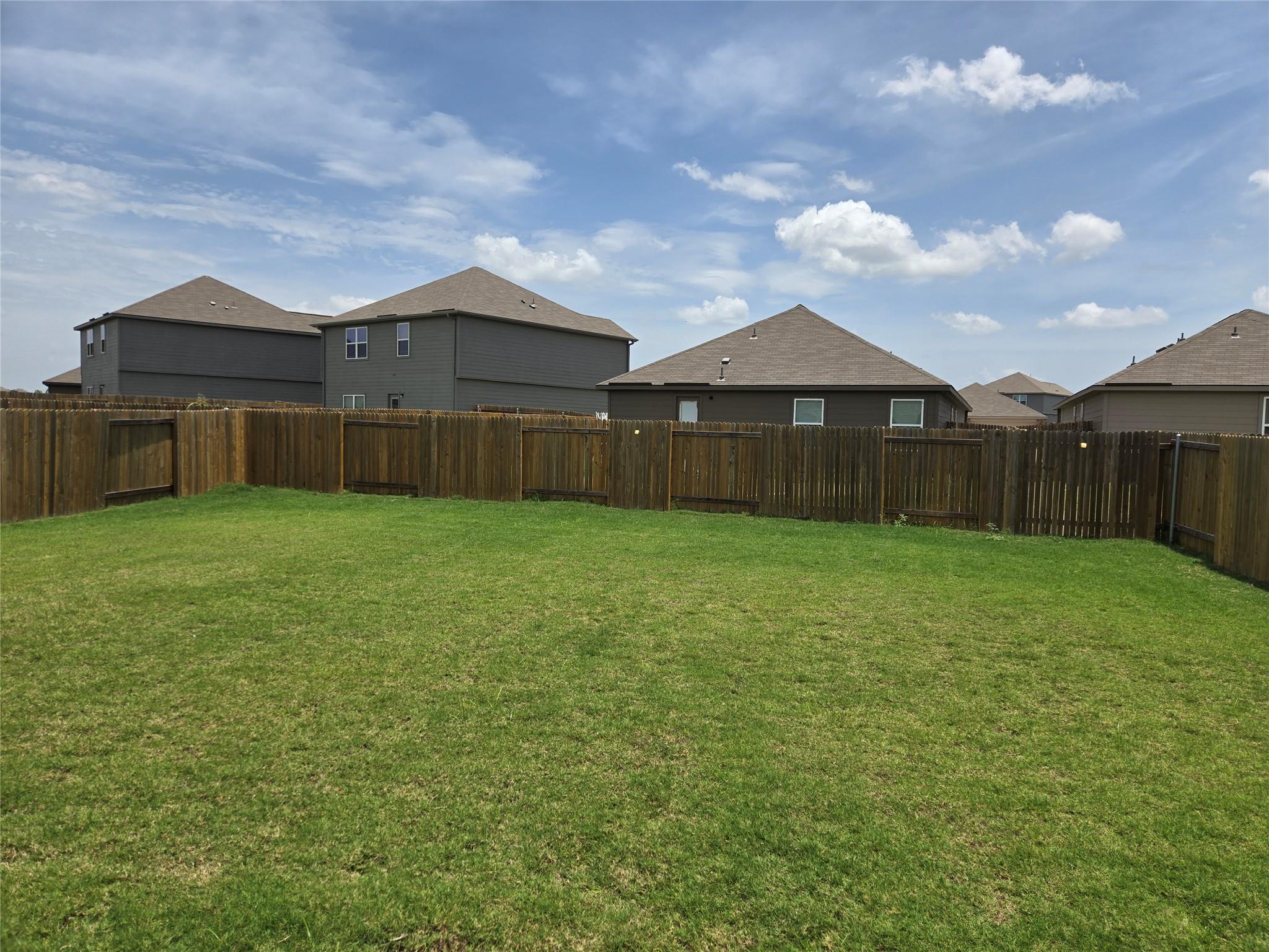 16416 Farmhouse Ln, Elgin, TX 78621