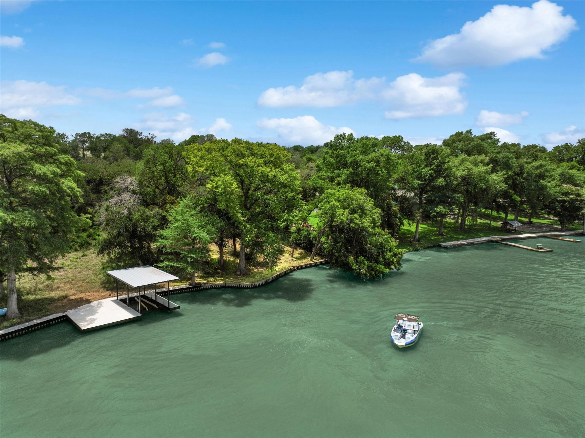 505 E Zipp Rd, New Braunfels, TX 78130
