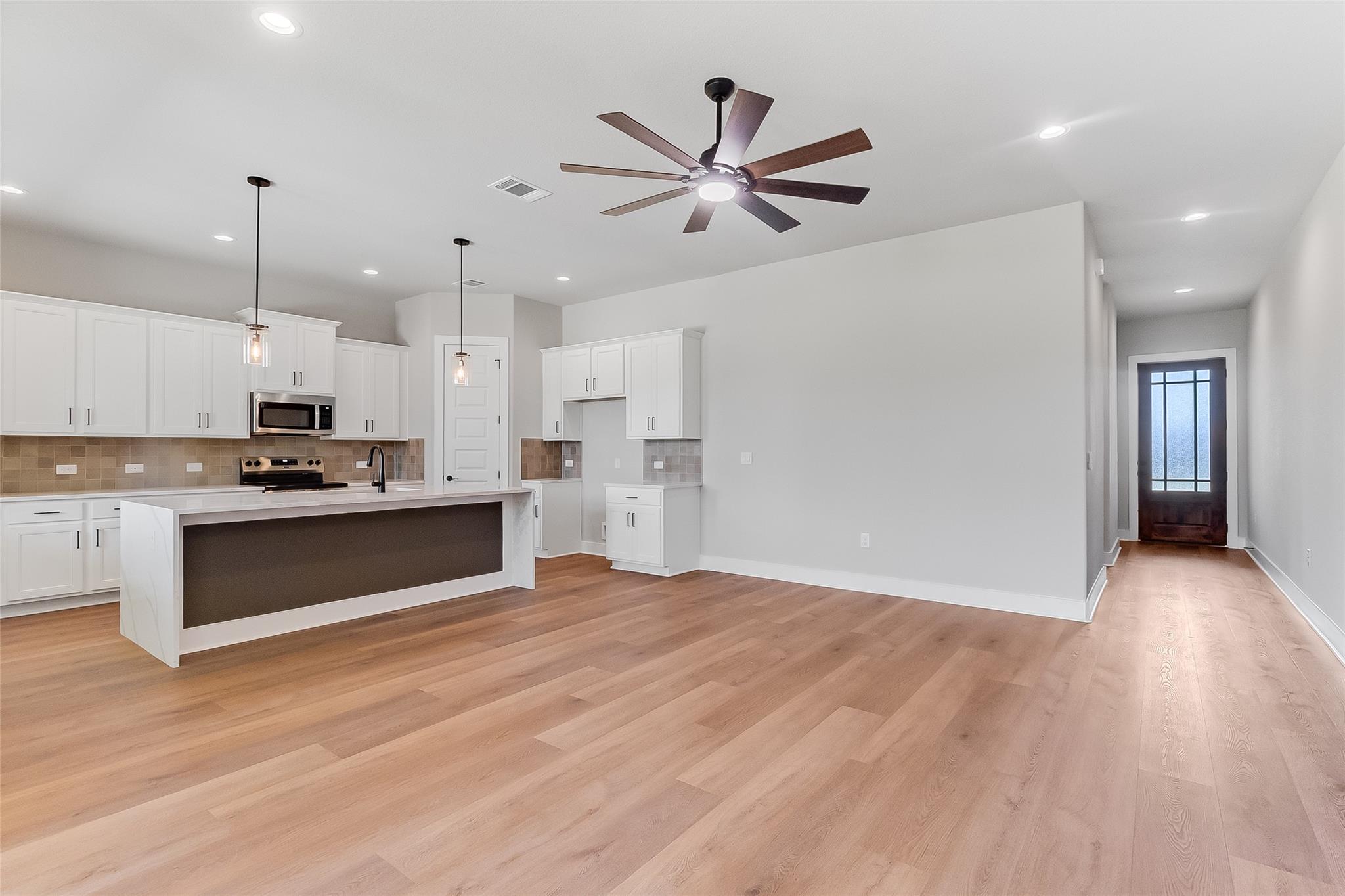 124 Draper Ln, Bertram, TX 78605