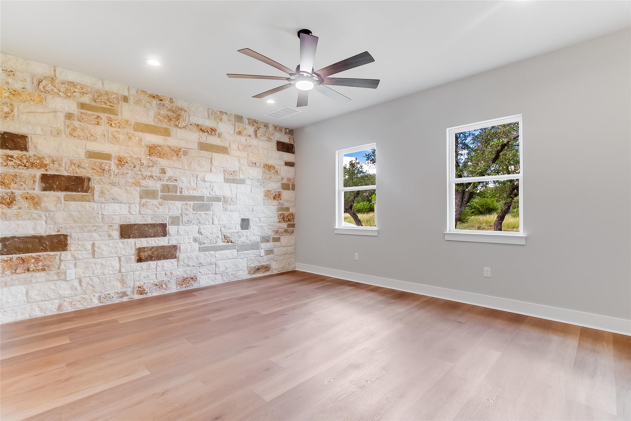 124 Draper Ln, Bertram, TX 78605