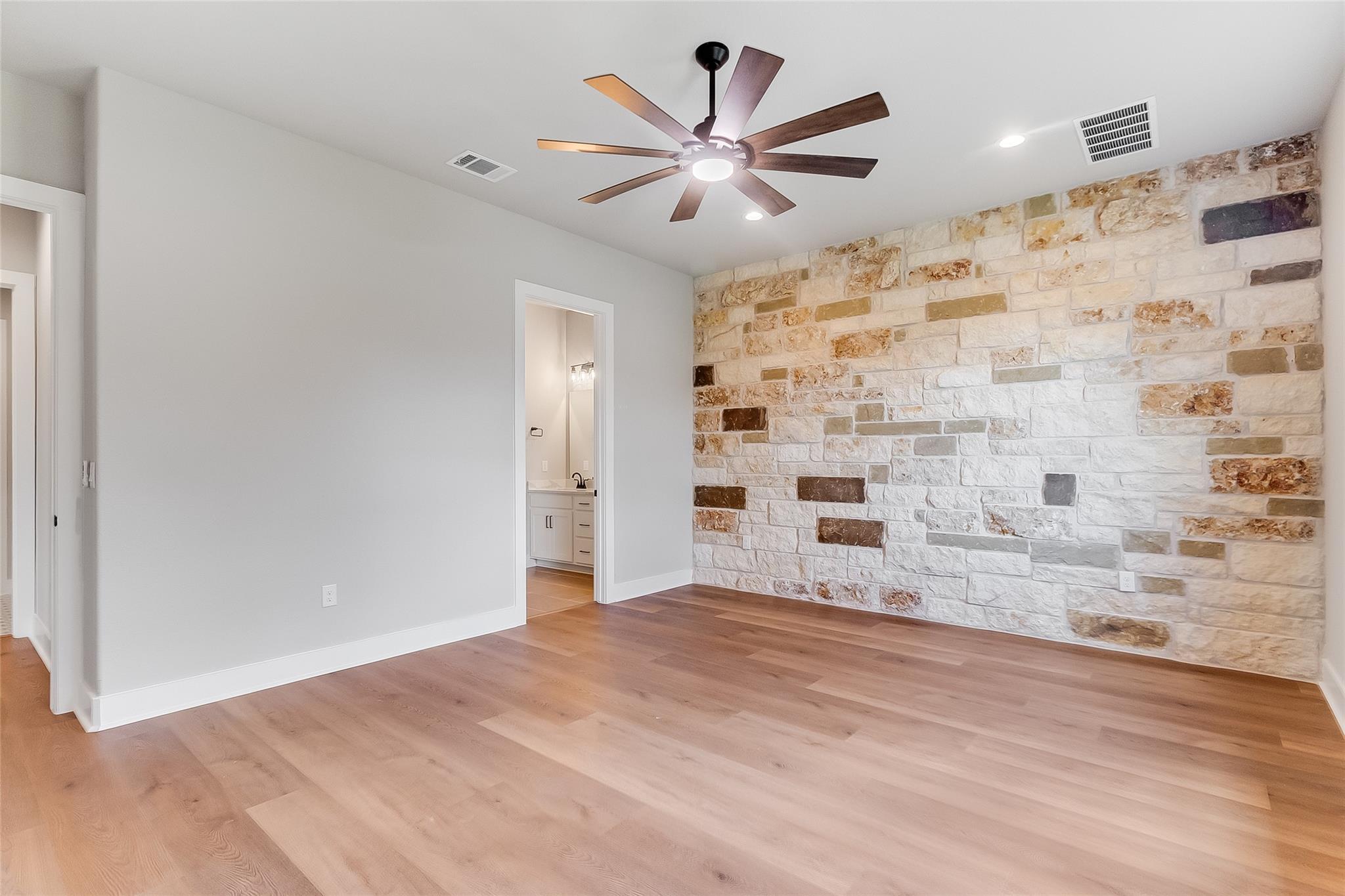 124 Draper Ln, Bertram, TX 78605