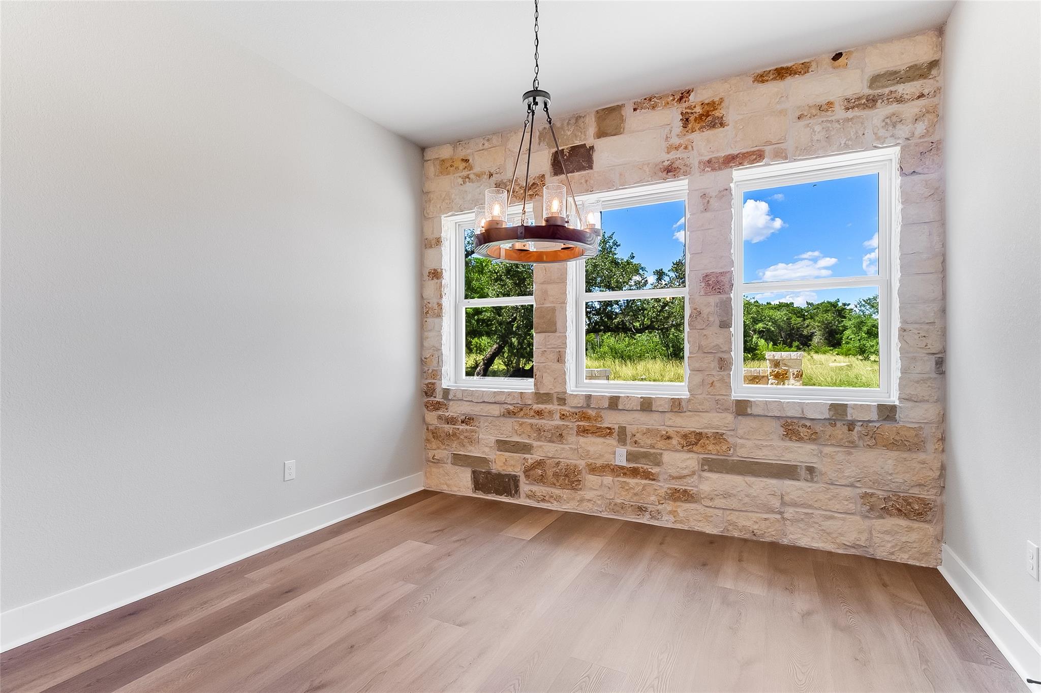 124 Draper Ln, Bertram, TX 78605