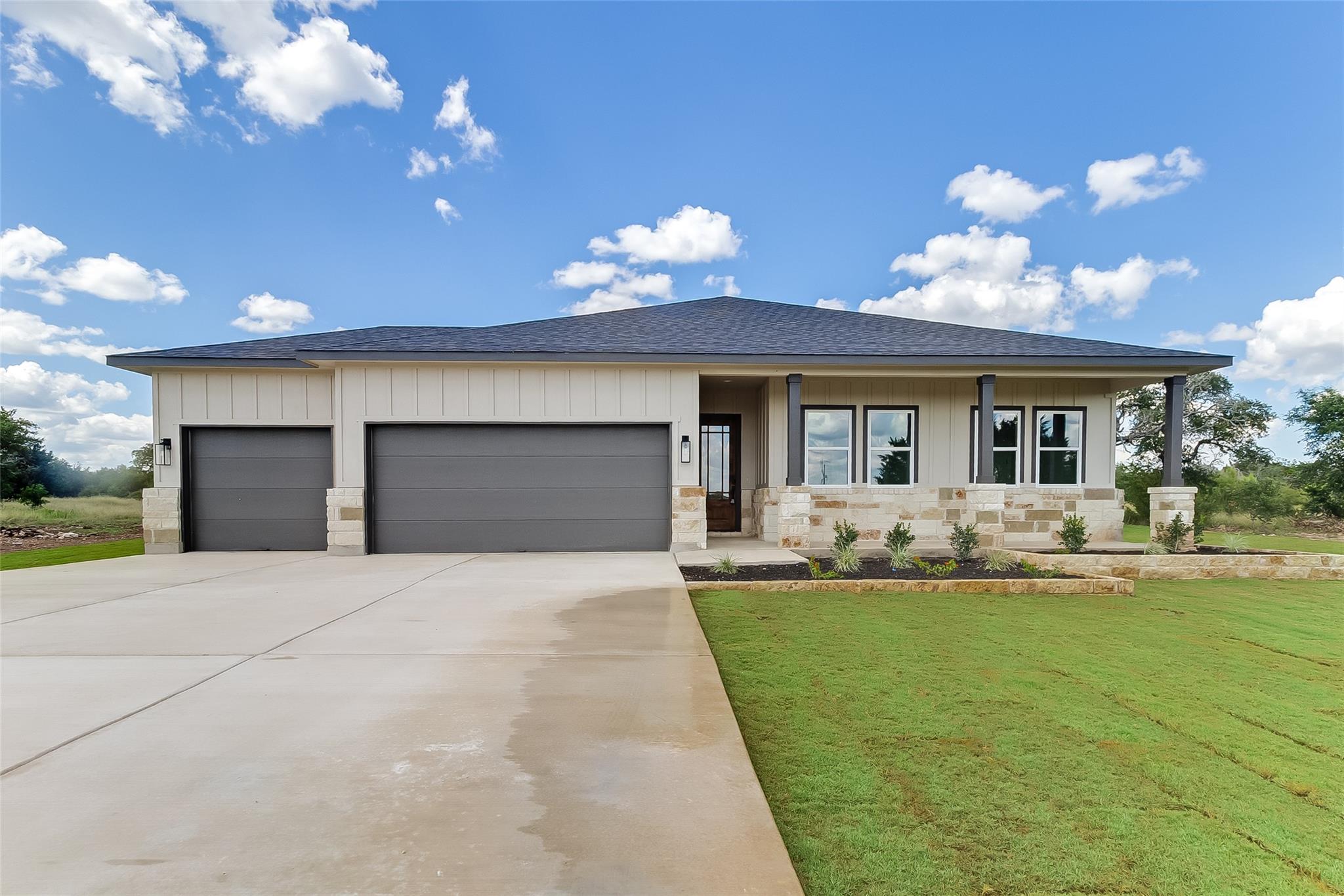 124 Draper Ln, Bertram, TX 78605