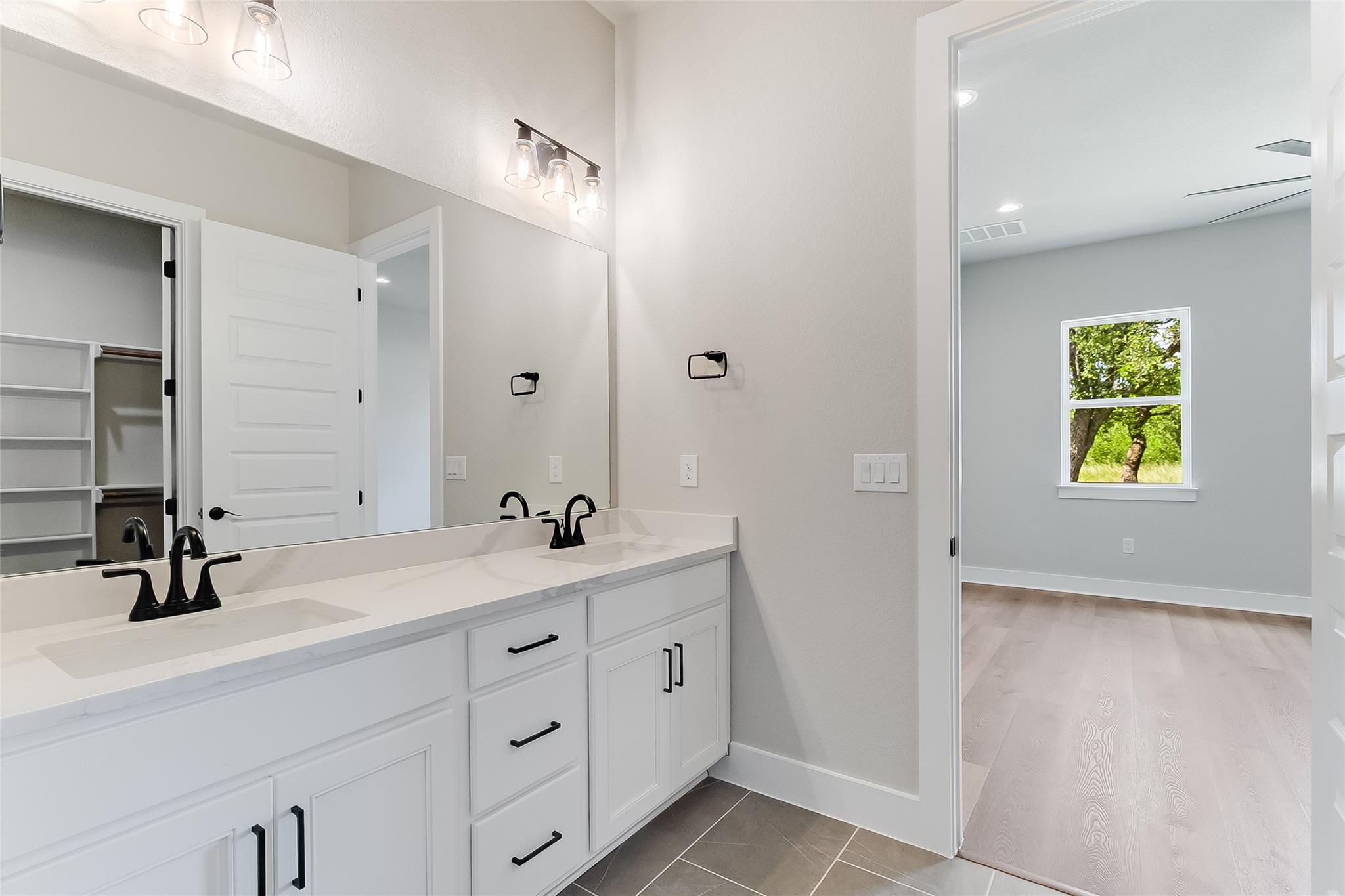 124 Draper Ln, Bertram, TX 78605