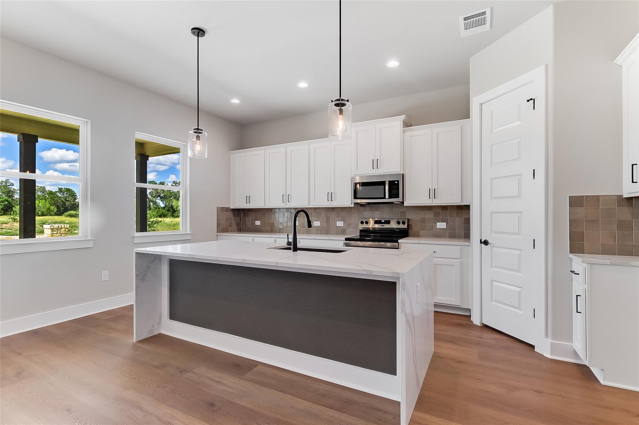 124 Draper Ln, Bertram, TX 78605