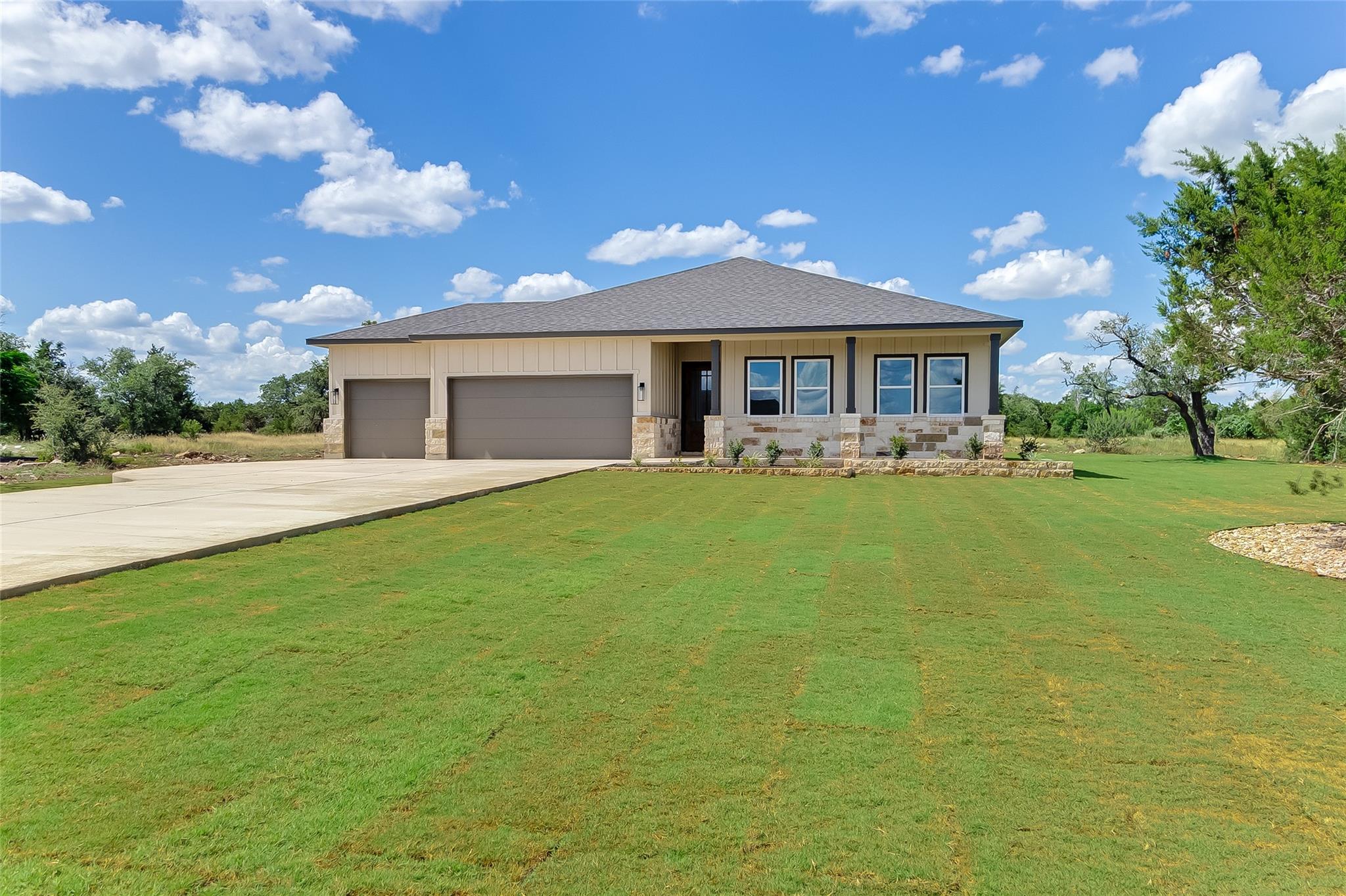 124 Draper Ln, Bertram, TX 78605
