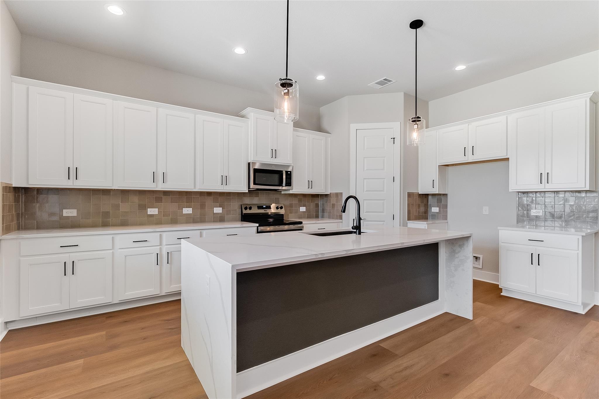 124 Draper Ln, Bertram, TX 78605