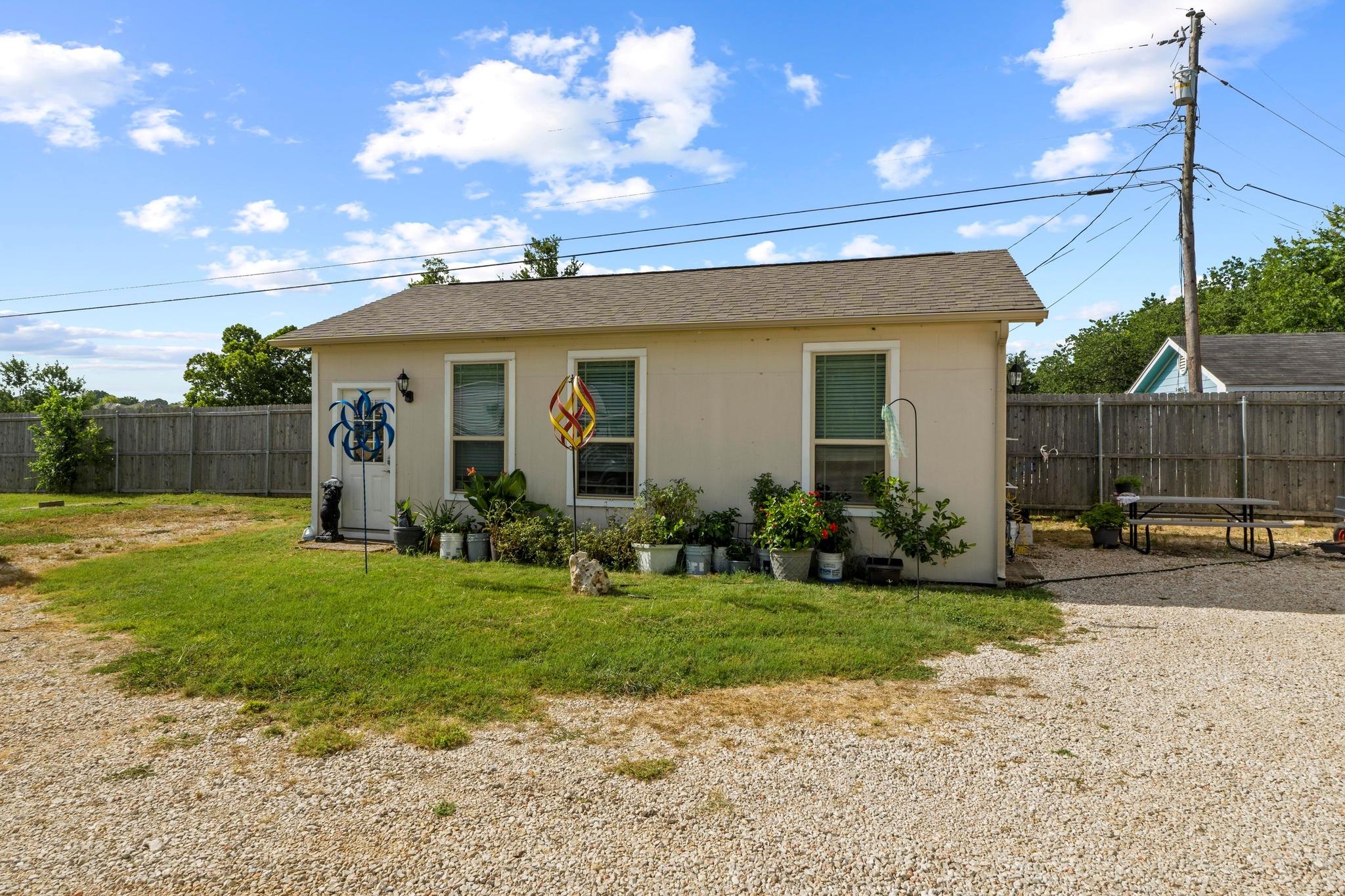 200 TATE Ln, Round Rock, TX 78626