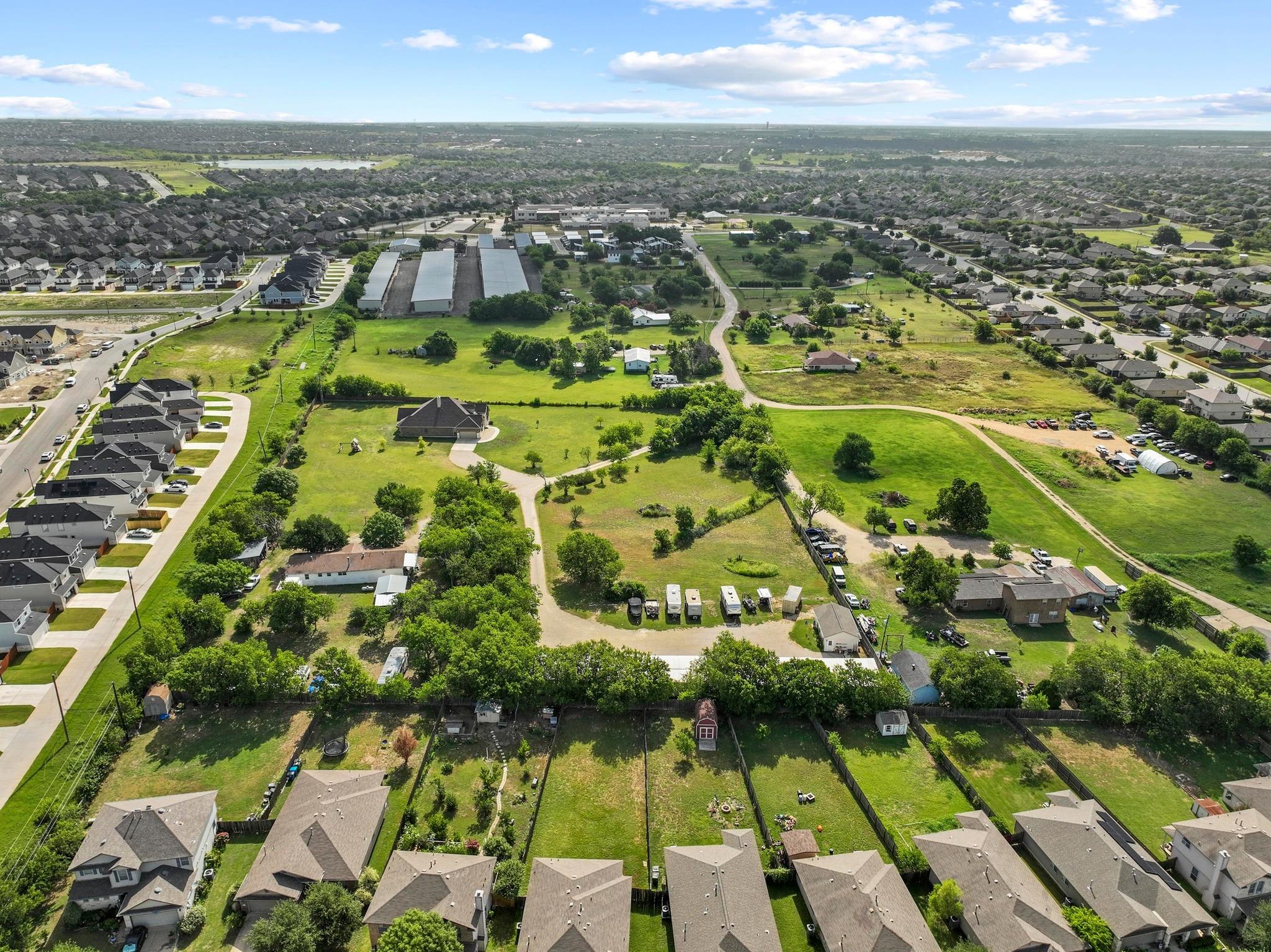 200 TATE Ln, Round Rock, TX 78626