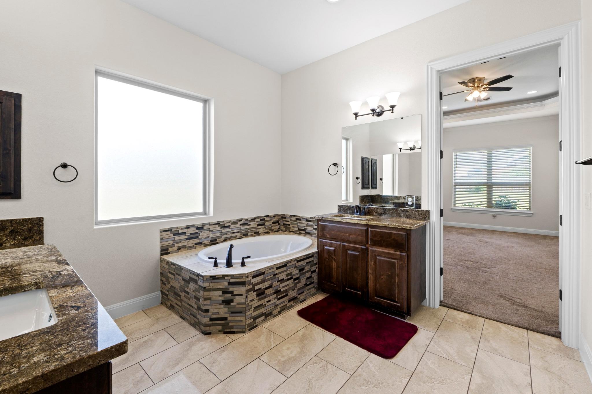 200 TATE Ln, Round Rock, TX 78626