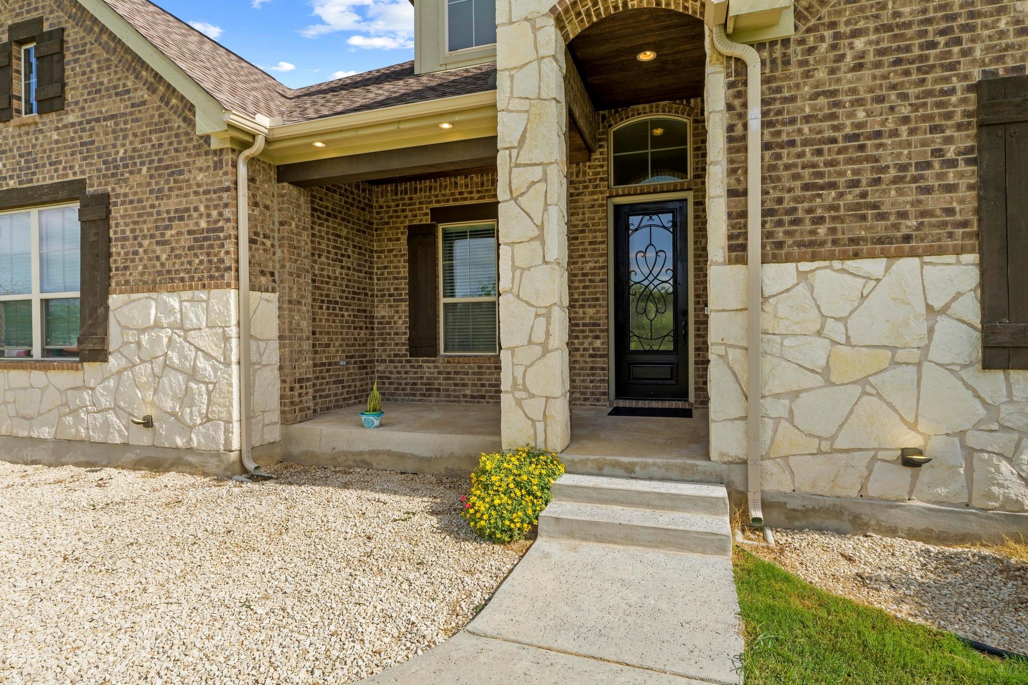 200 TATE Ln, Round Rock, TX 78626