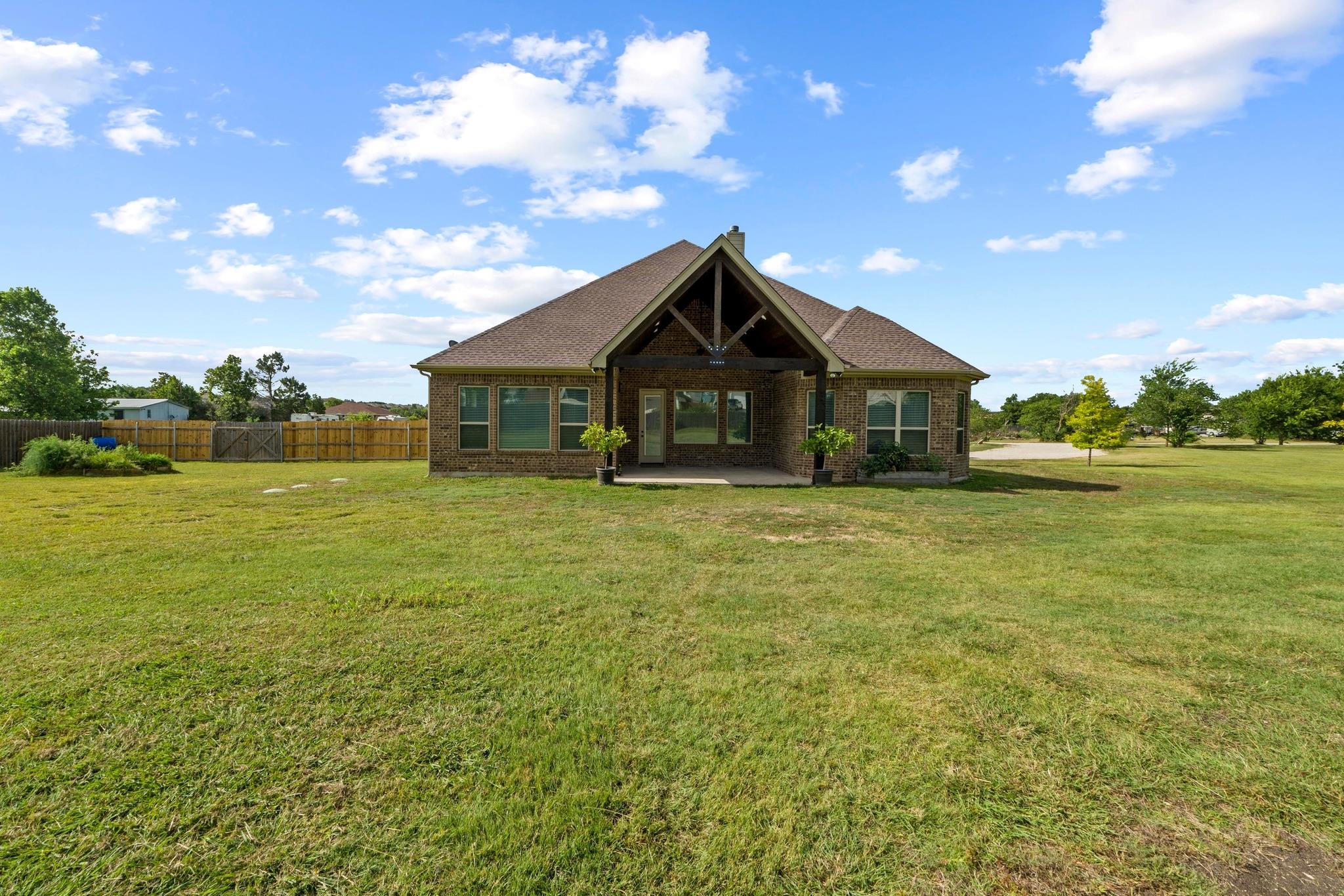 200 TATE Ln, Round Rock, TX 78626