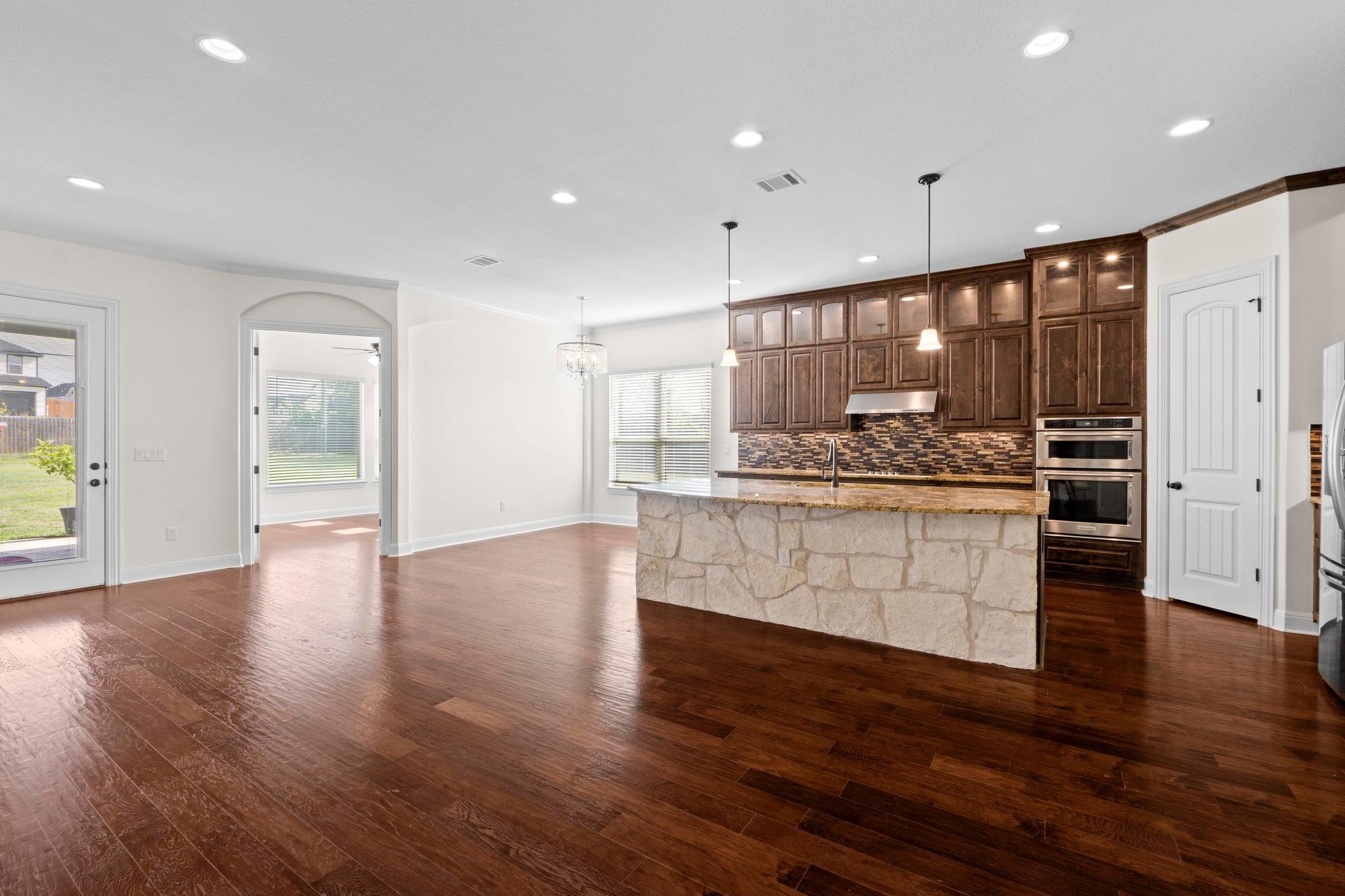 200 TATE Ln, Round Rock, TX 78626