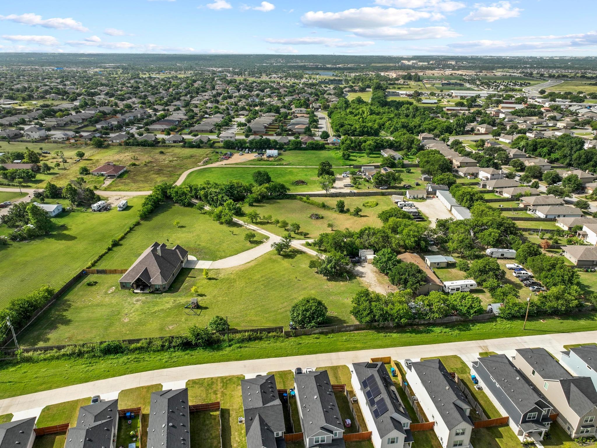 200 TATE Ln, Round Rock, TX 78626