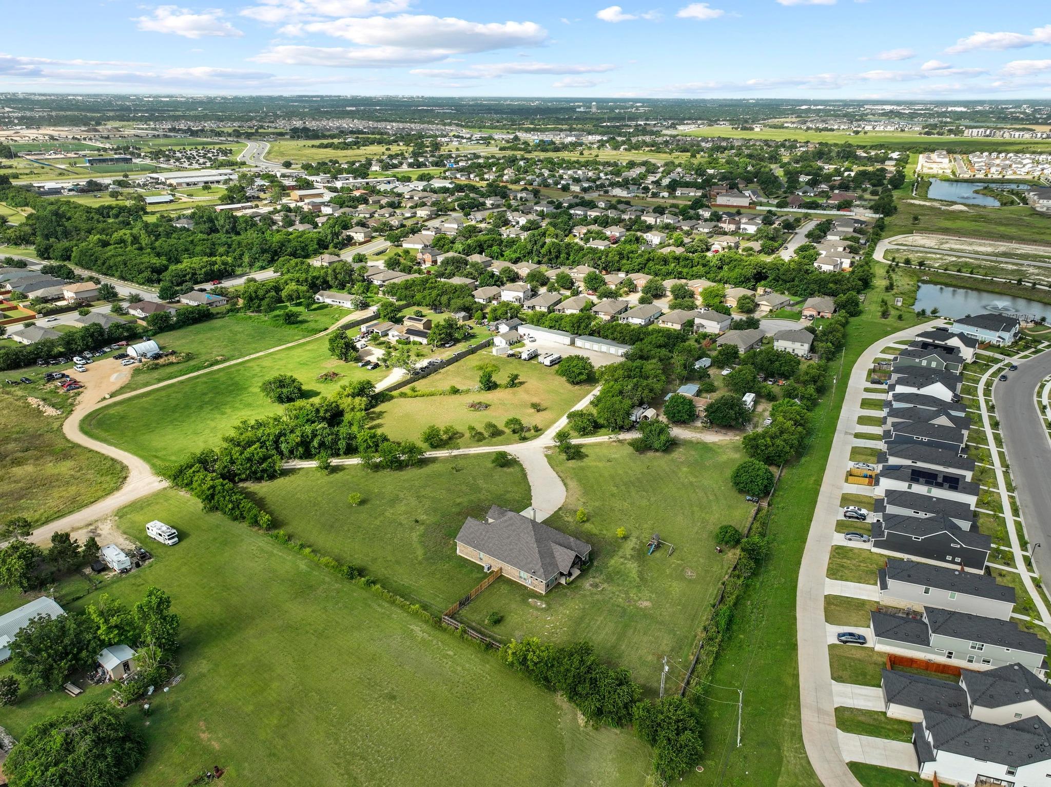 200 TATE Ln, Round Rock, TX 78626