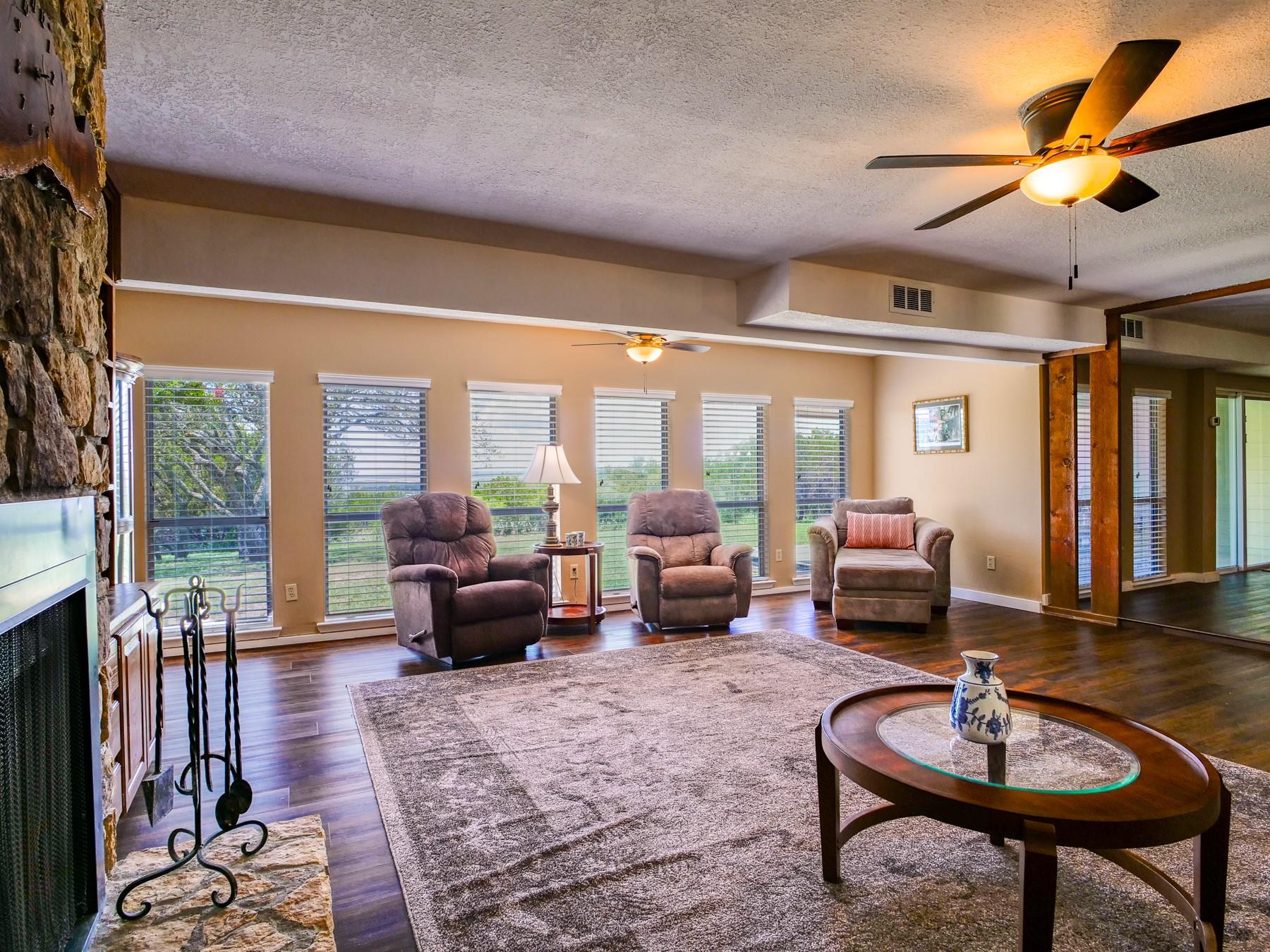 100 Vista Hermosa, Burnet, TX 78611