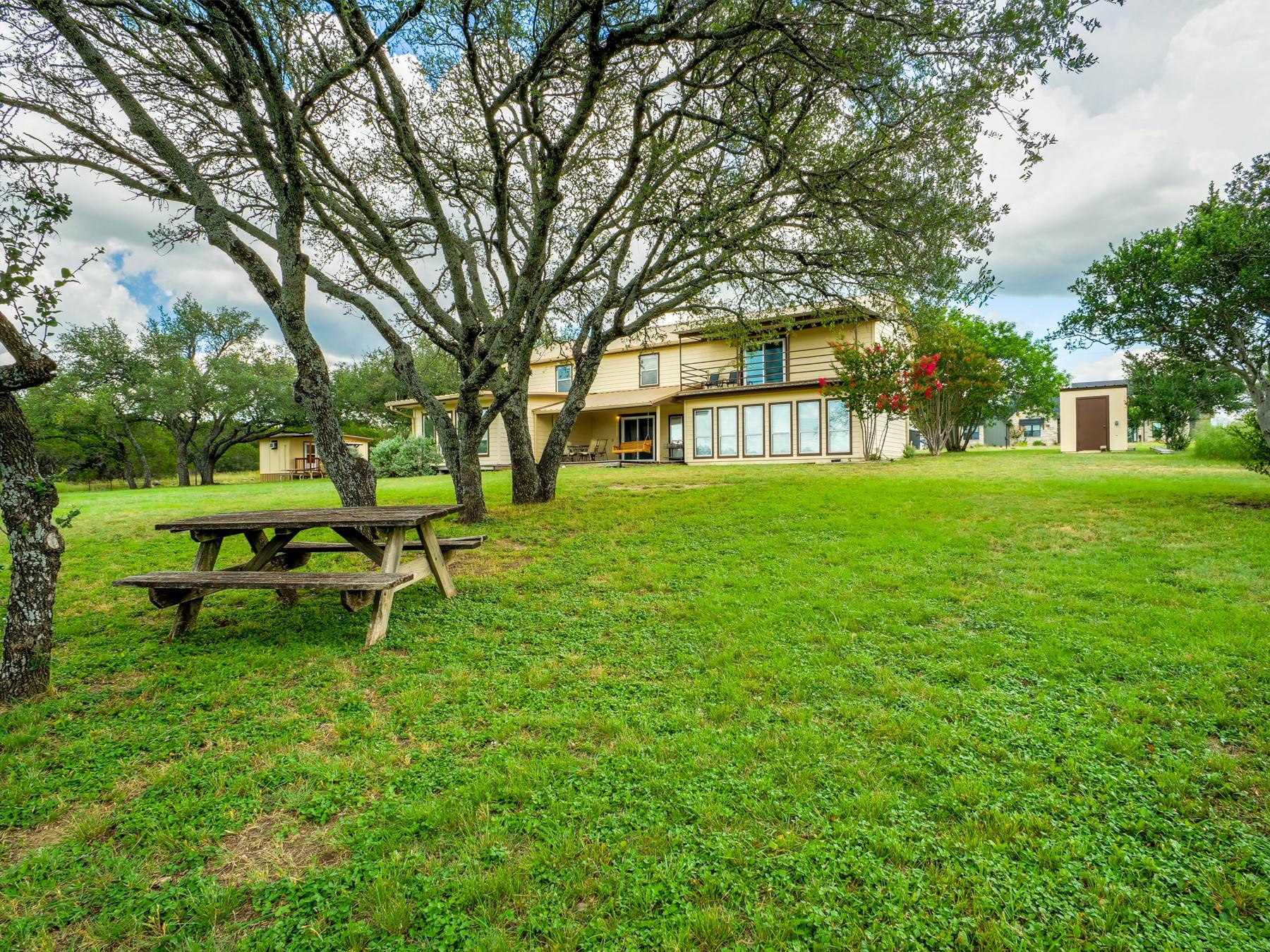 100 Vista Hermosa, Burnet, TX 78611