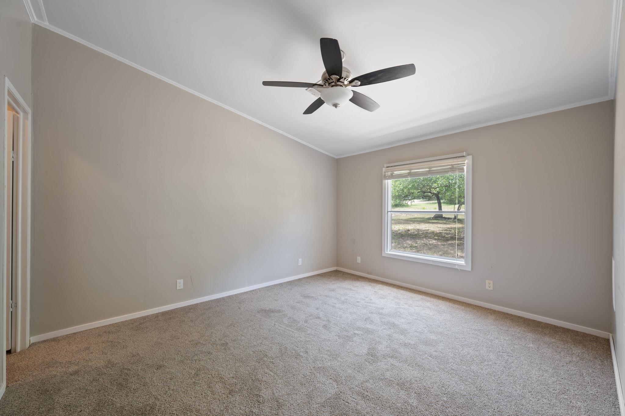 140 Creedmore Dr, Liberty Hill, TX 78642