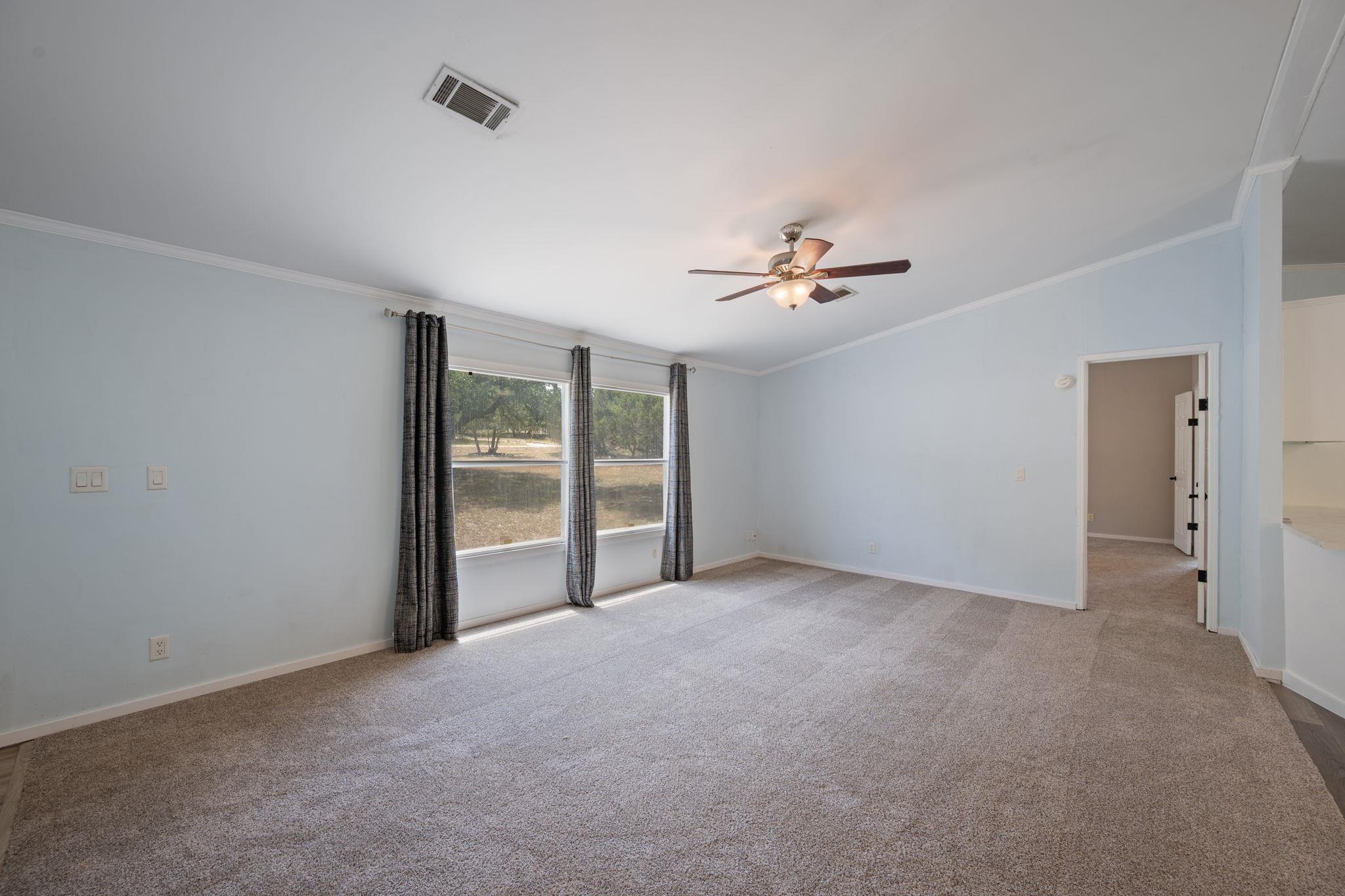 140 Creedmore Dr, Liberty Hill, TX 78642