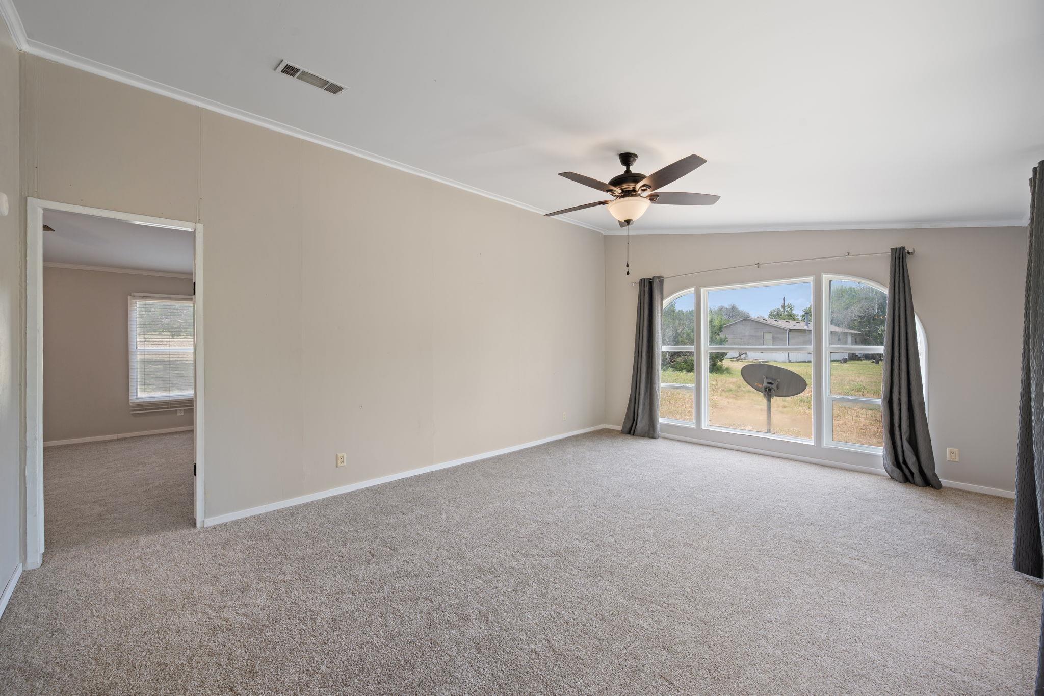140 Creedmore Dr, Liberty Hill, TX 78642