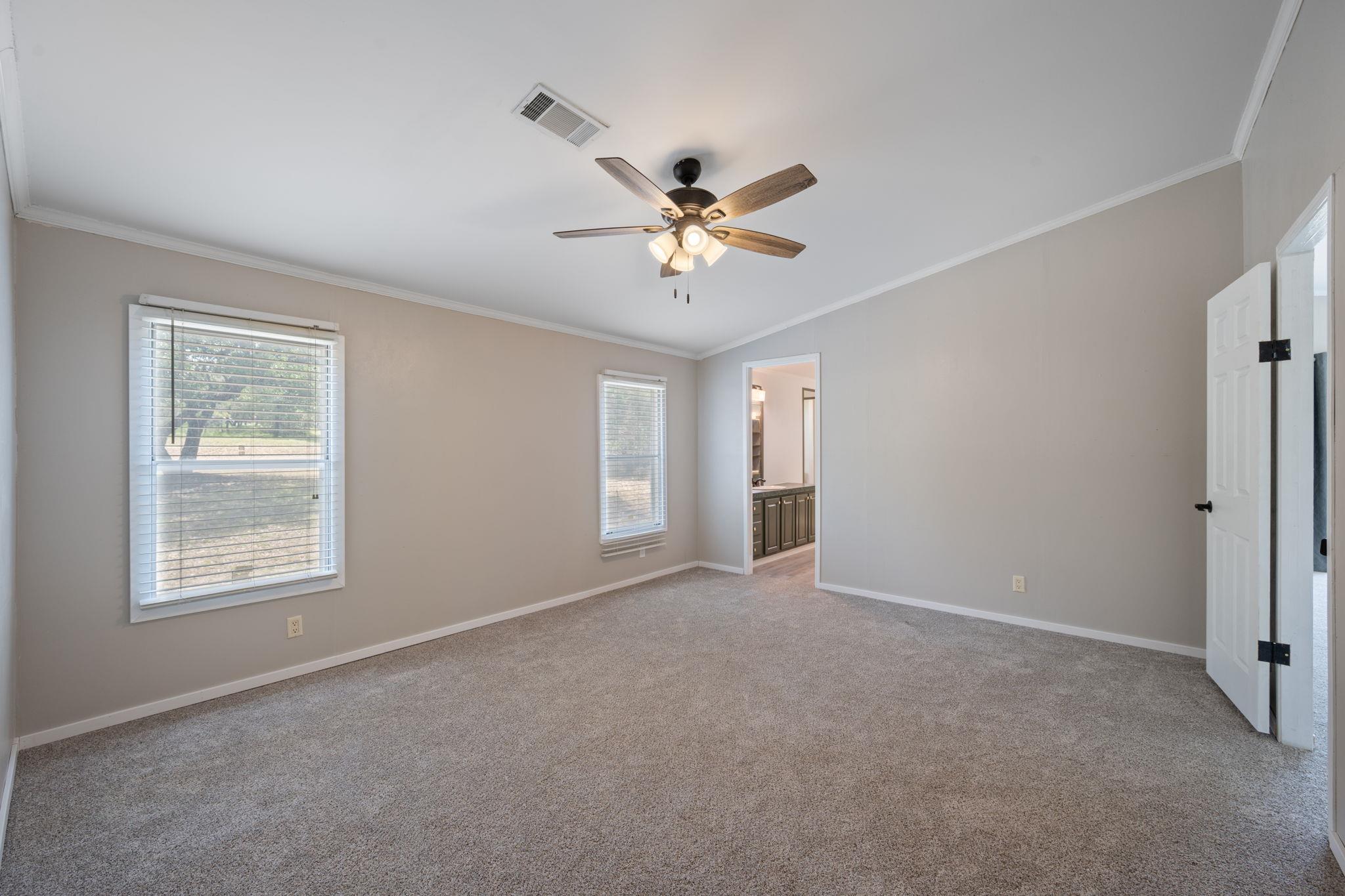 140 Creedmore Dr, Liberty Hill, TX 78642