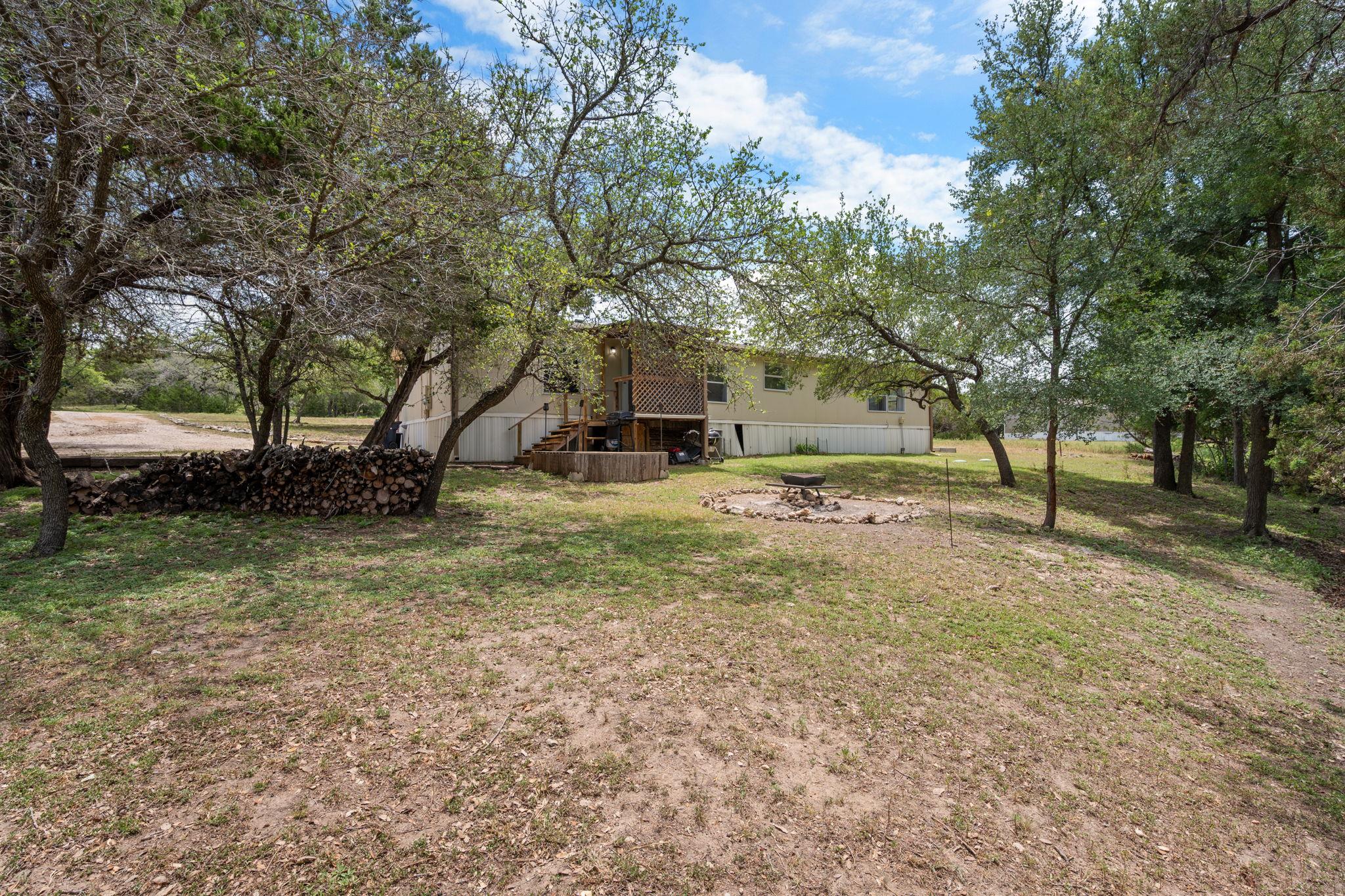 140 Creedmore Dr, Liberty Hill, TX 78642