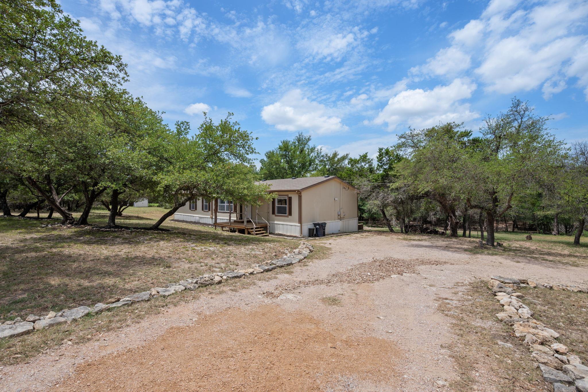 140 Creedmore Dr, Liberty Hill, TX 78642