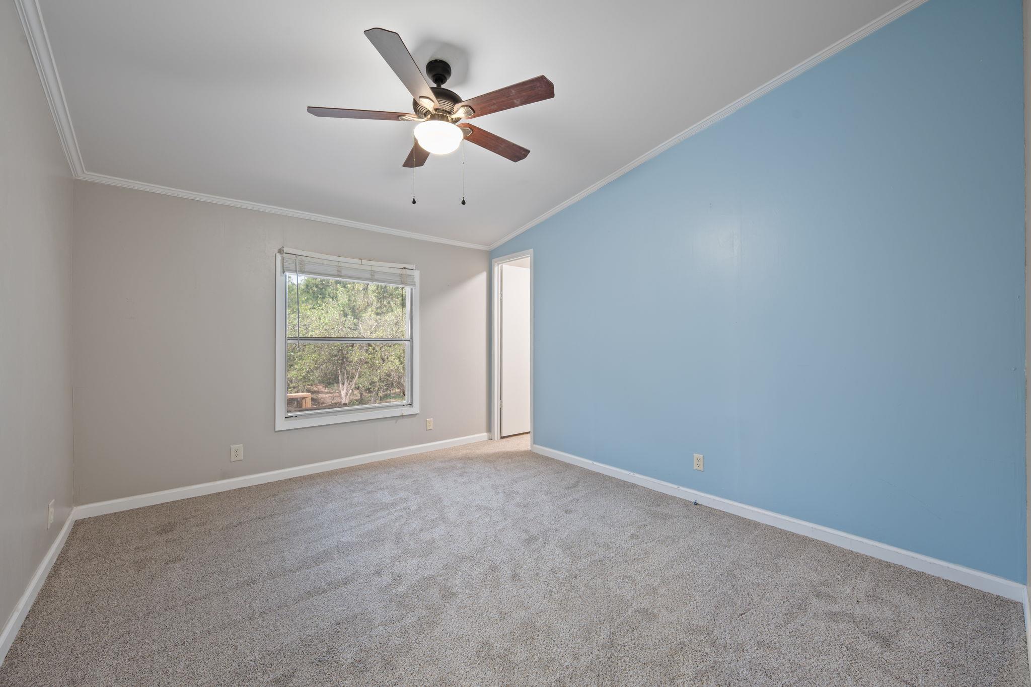 140 Creedmore Dr, Liberty Hill, TX 78642
