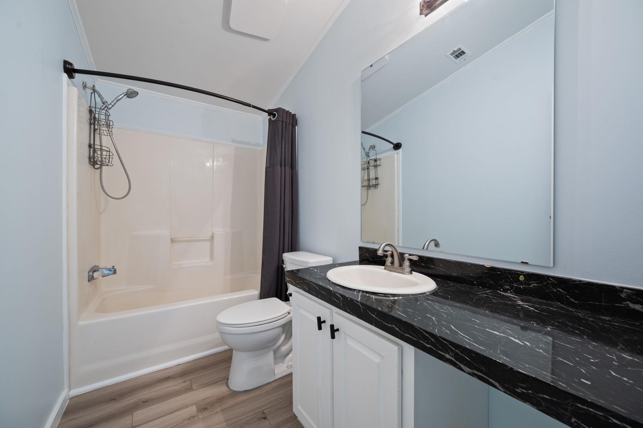 140 Creedmore Dr, Liberty Hill, TX 78642