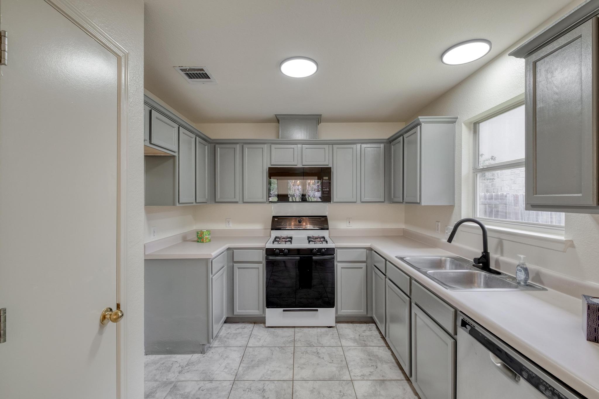 1604 Southwestern Blvd, Georgetown, TX 78626