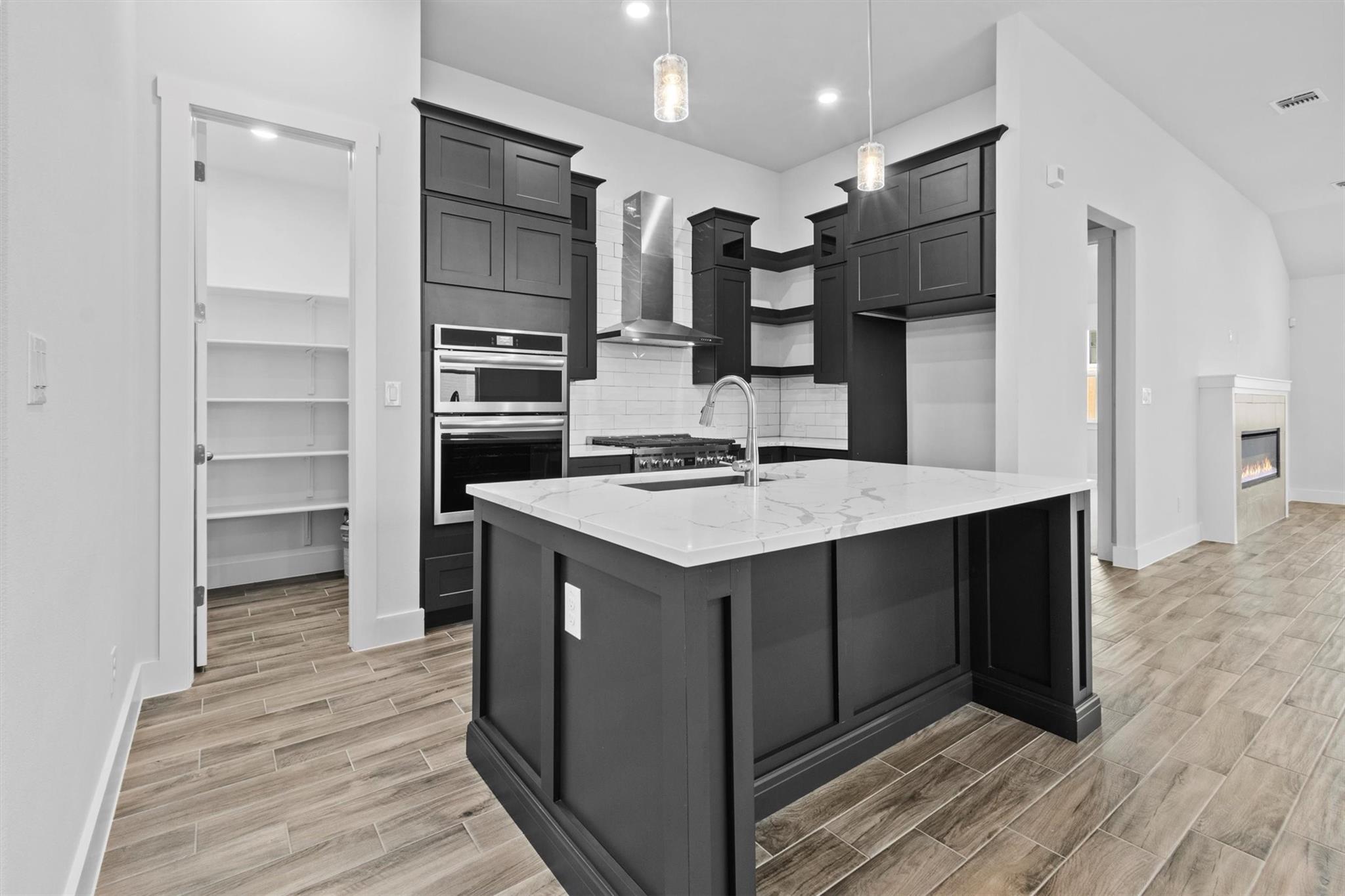 8521 Pine Muhly Dr, Lago Vista, TX 78645
