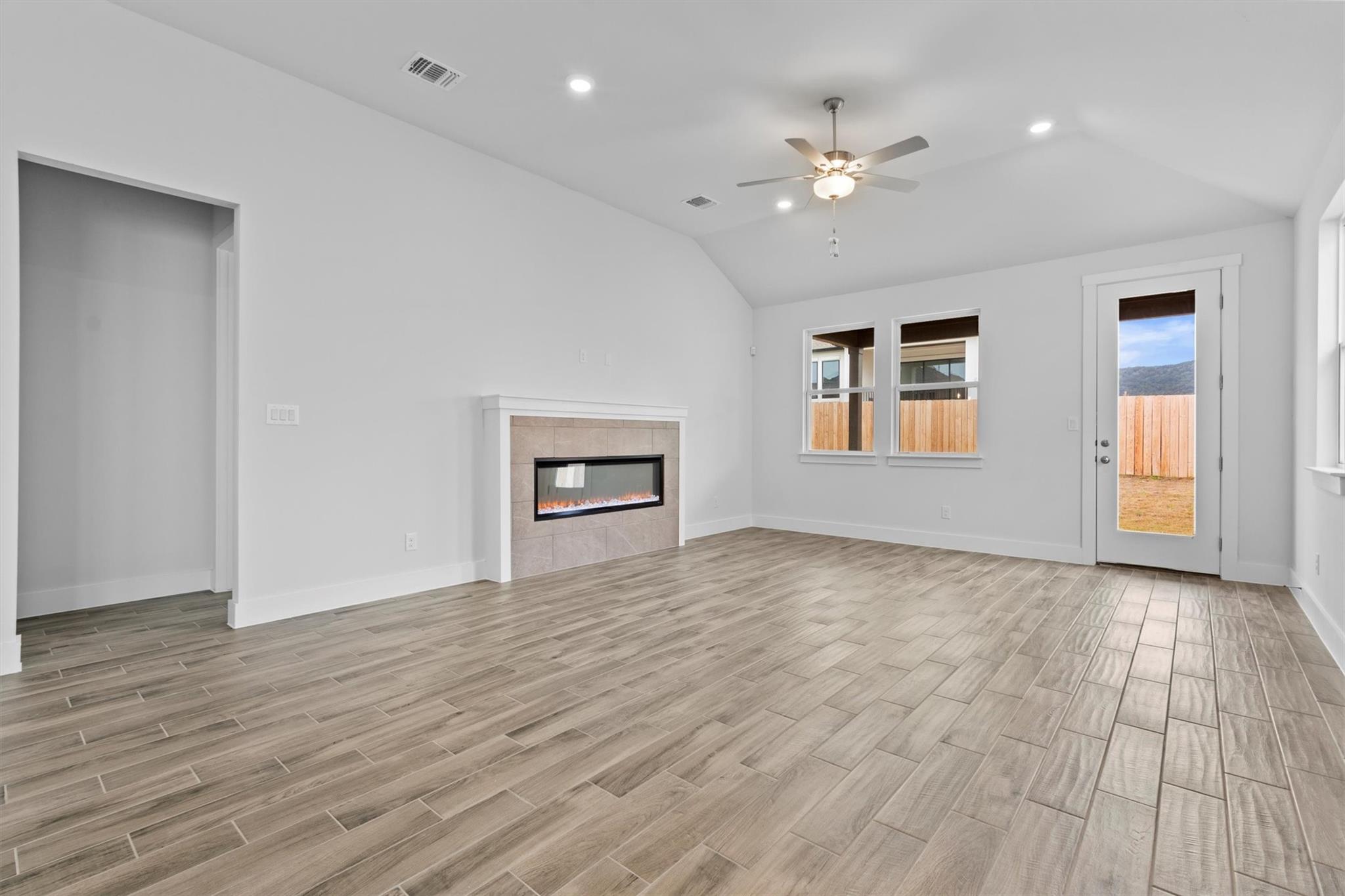 8521 Pine Muhly Dr, Lago Vista, TX 78645