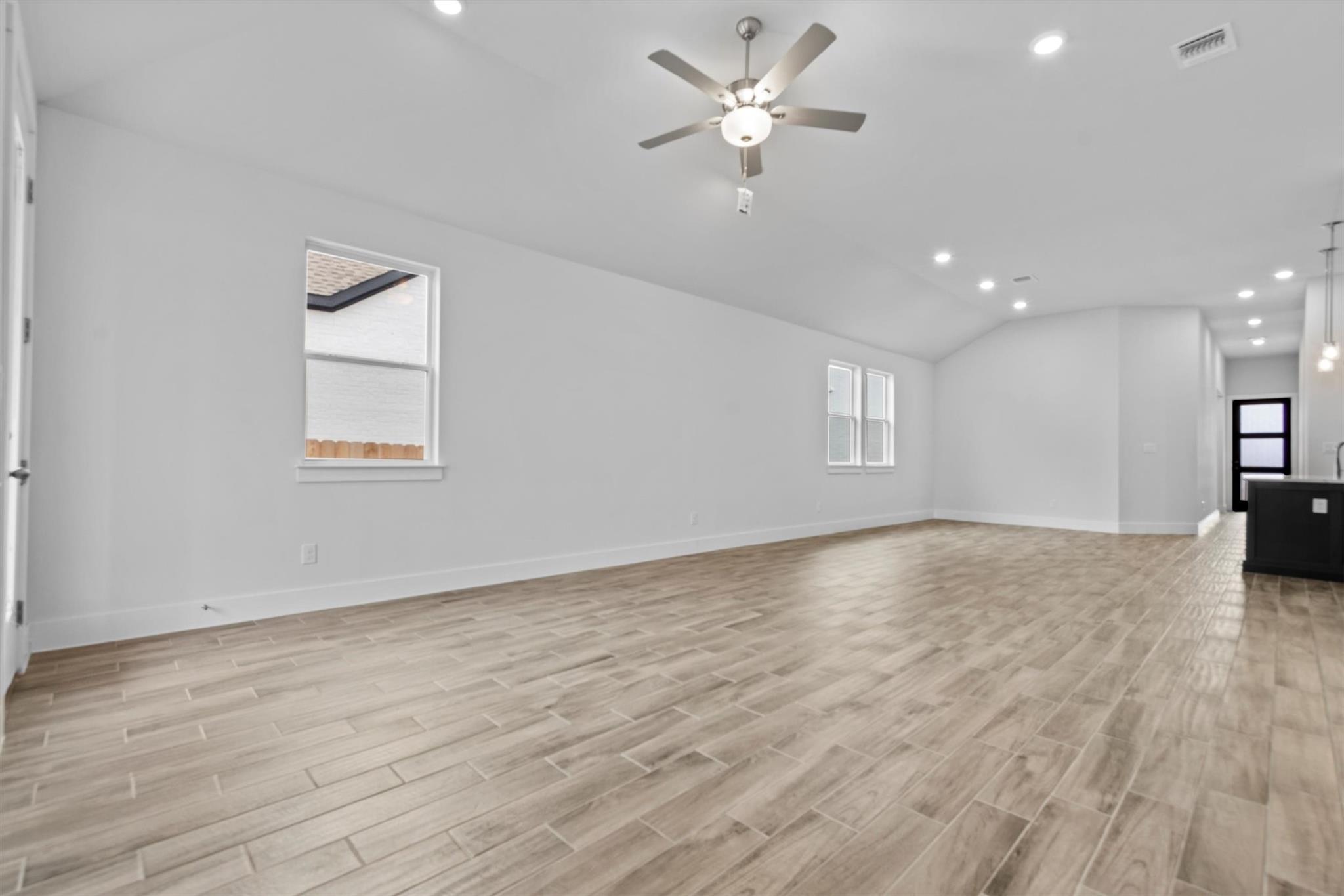 8521 Pine Muhly Dr, Lago Vista, TX 78645