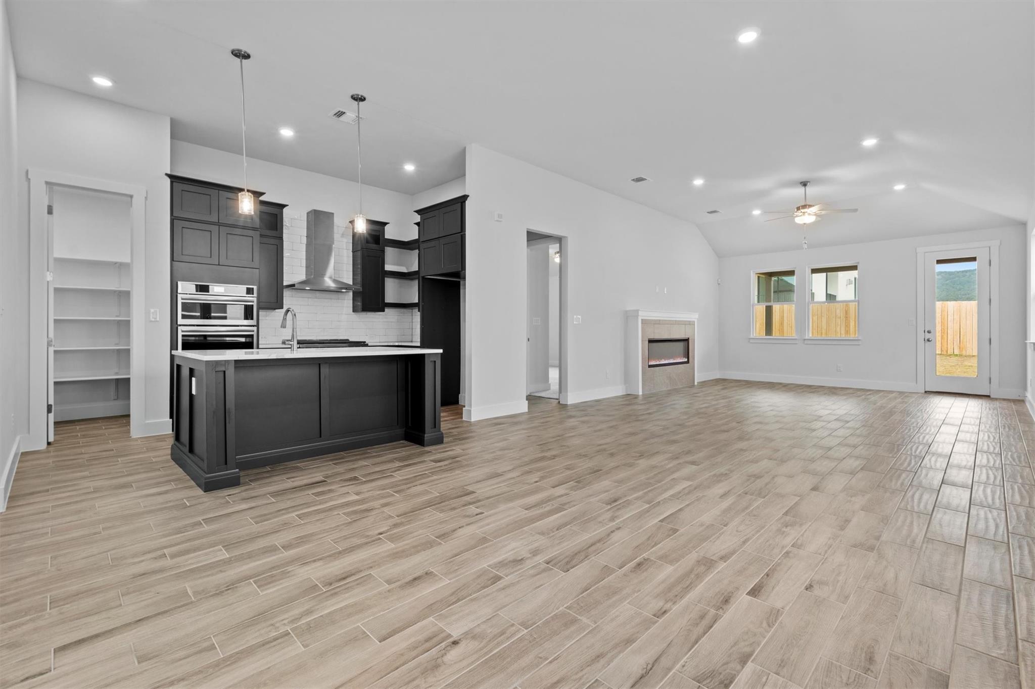 8521 Pine Muhly Dr, Lago Vista, TX 78645